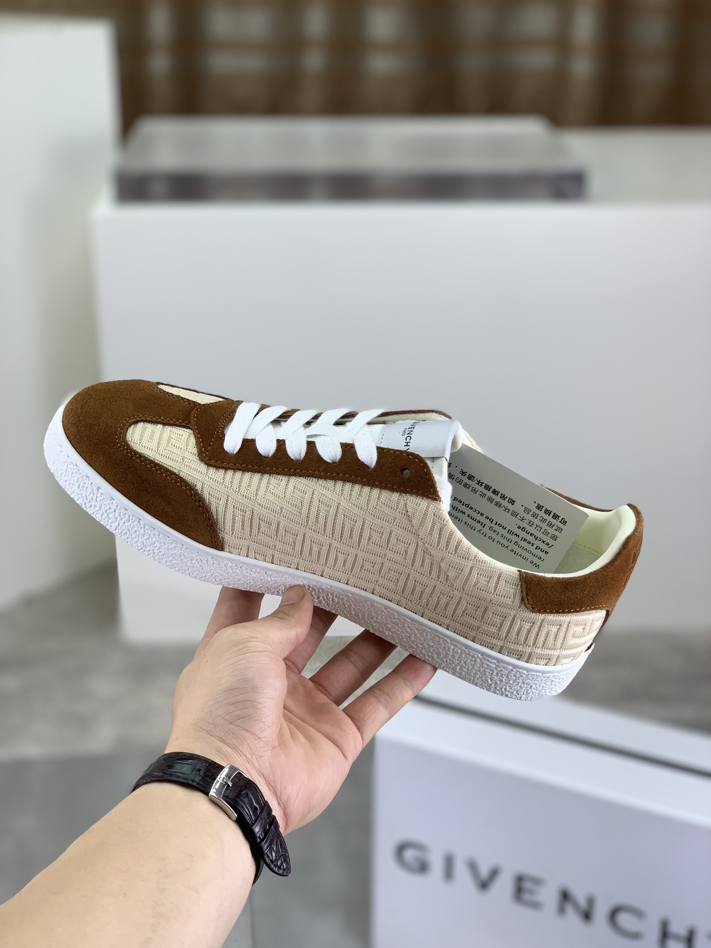 Givenchy Low-Top Lace-Up Sneakers in Calfskin Leather - Stylish & Comfortable 7 i1745768767043 3909 0 5