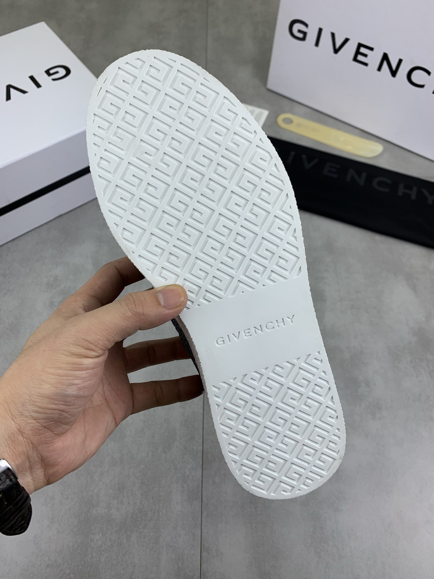 Givenchy Low Top Sneakers: Premium Leather, Comfortable Fit, Stylish Design 9 i1745768782633 644 0 7