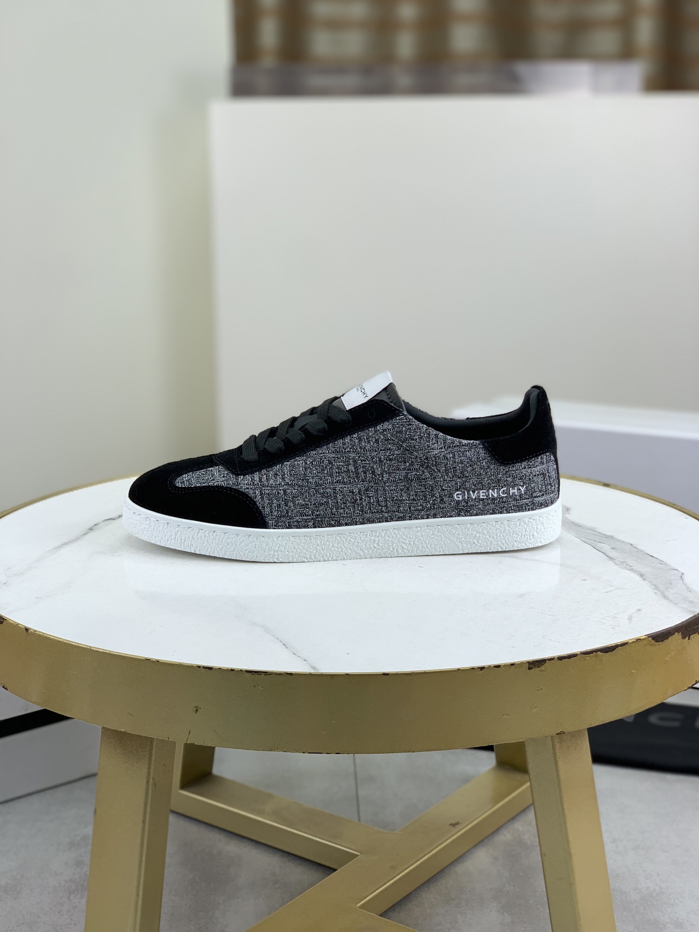 Givenchy Low Top Sneakers: Premium Leather, Comfortable Fit, Stylish Design 2 i1745768782666 1419 0 0