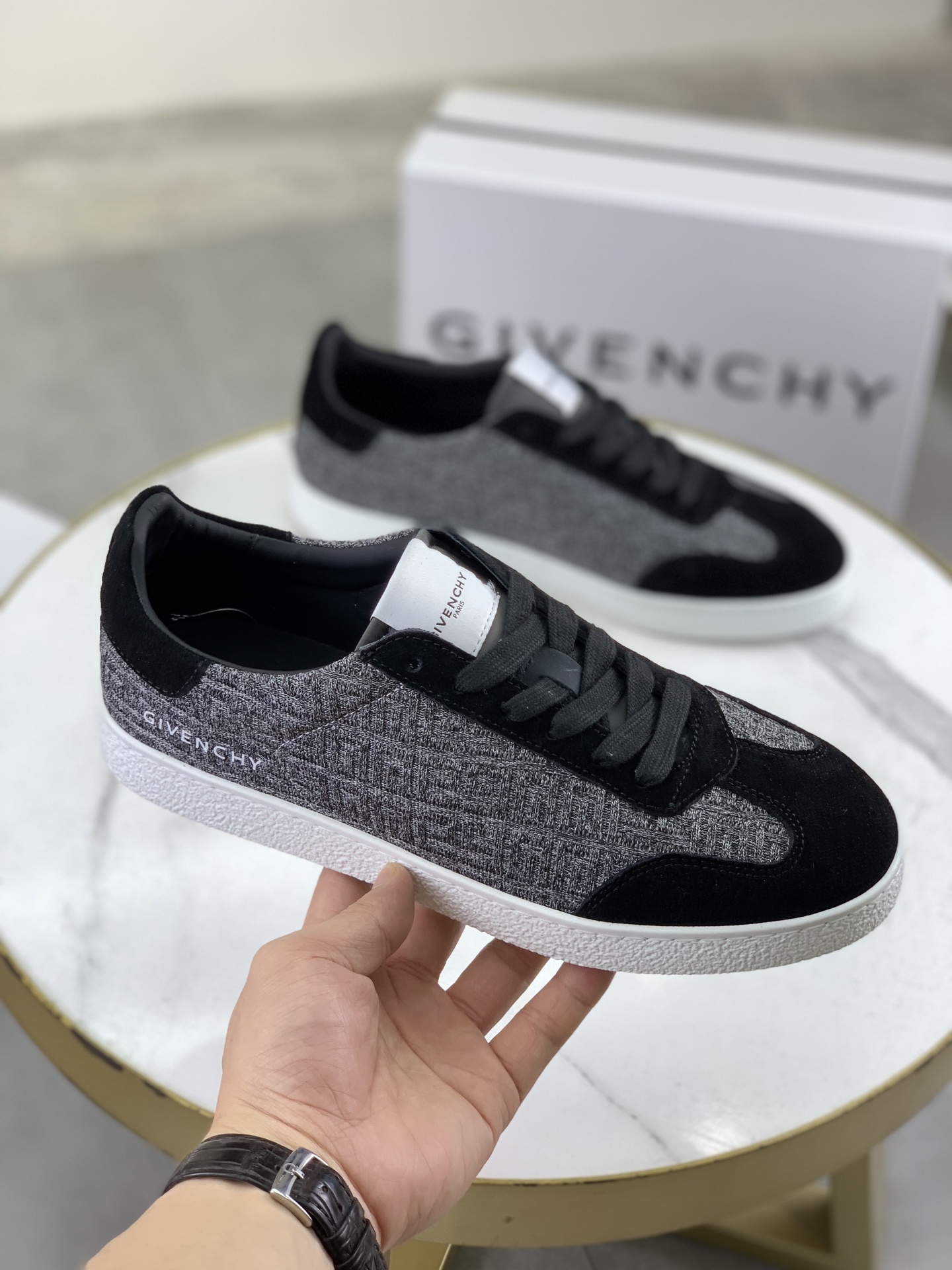 Givenchy Low Top Sneakers: Premium Leather, Comfortable Fit, Stylish Design 4 i1745768783843 1499 0 2