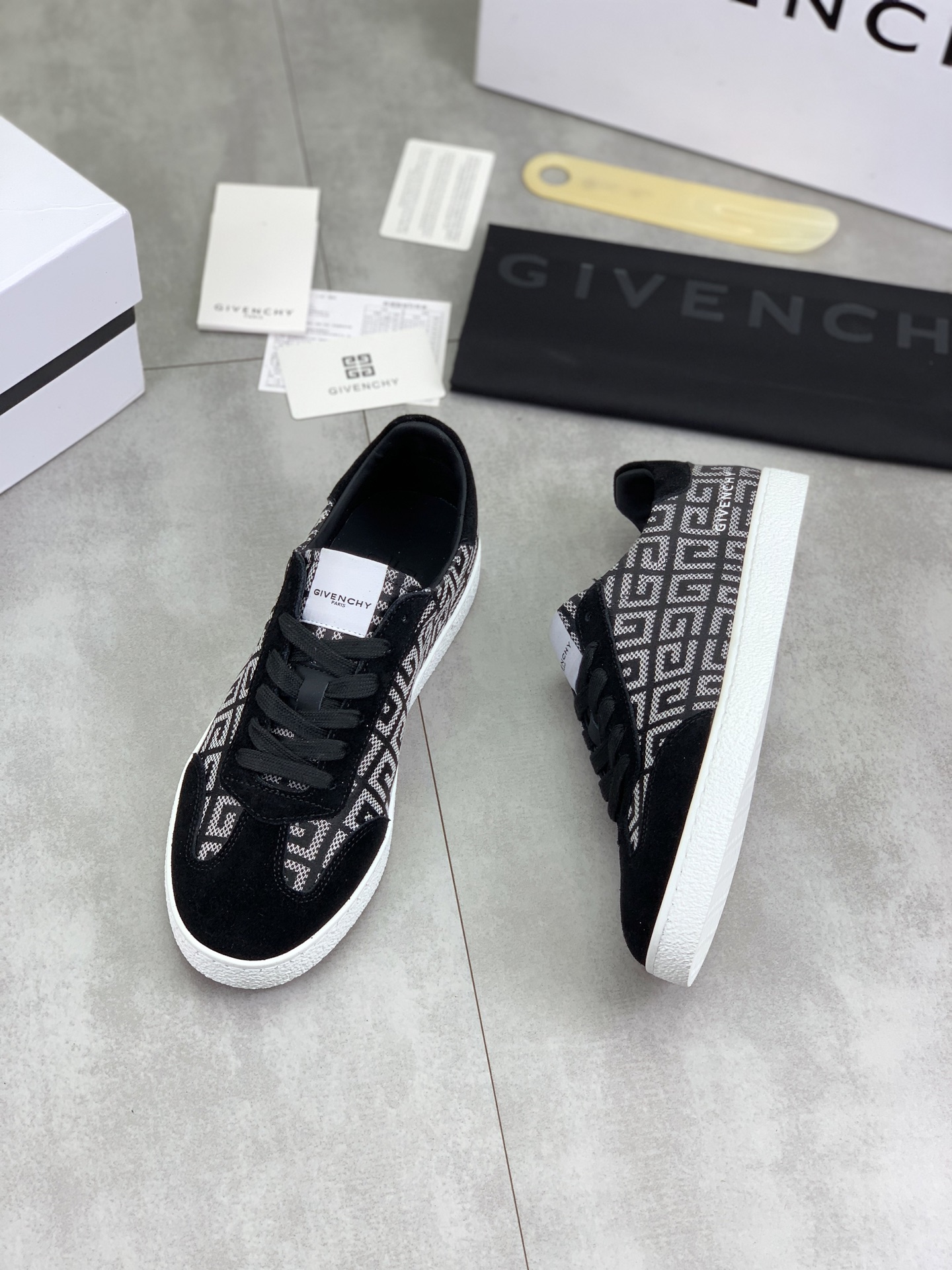 Givenchy Men's Low-Top Sneakers in Black Patterned Leather, Sizes 38-44 6 i1745768833711 6371 0 4