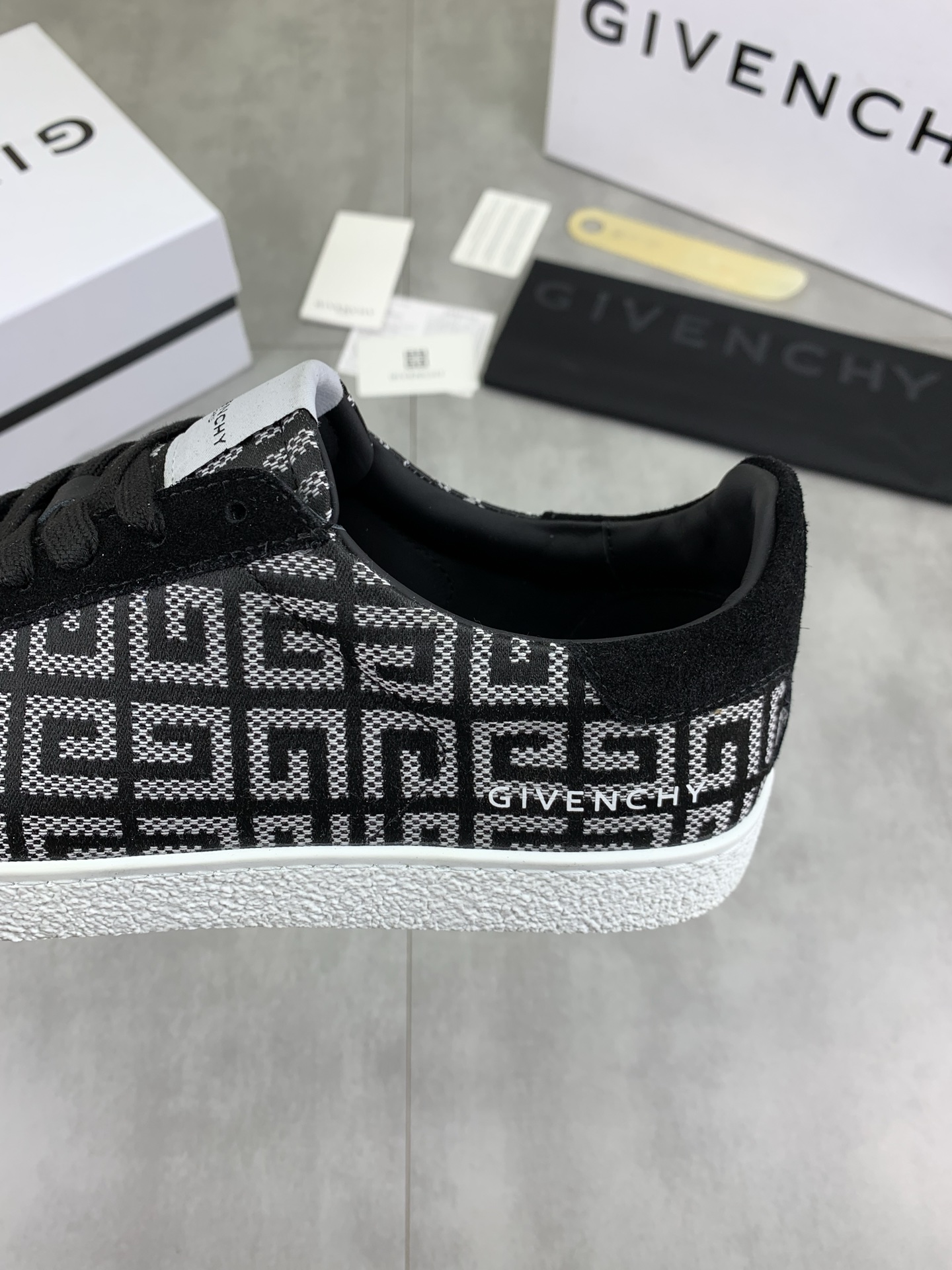 Givenchy Men's Low-Top Sneakers in Black Patterned Leather, Sizes 38-44 8 i1745768835263 9250 0 6