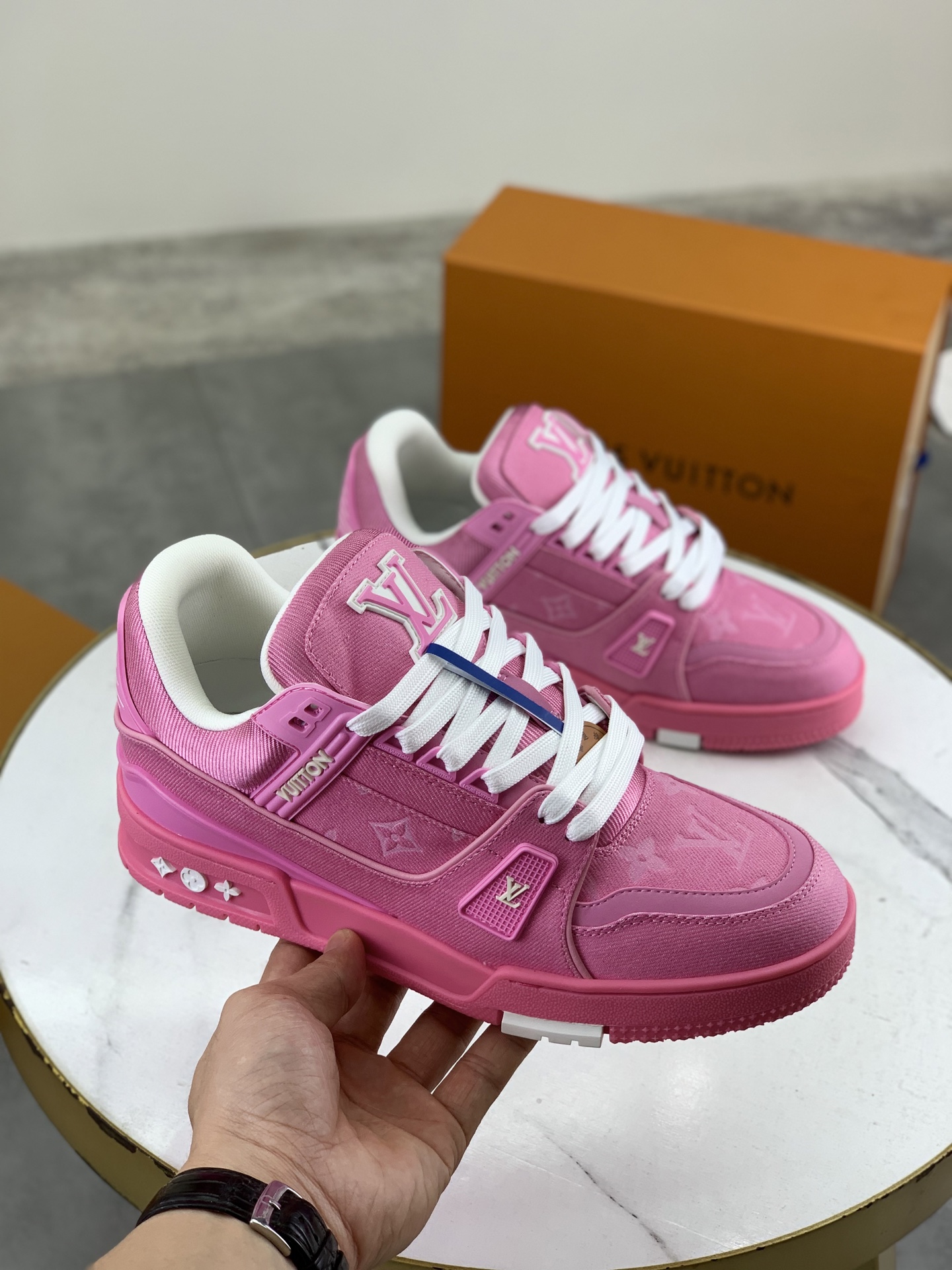 Louis Vuitton Pink Leather High-Top Sneakers, Couple Style, Size 35-45 4 i1746807547785 8100 0 2