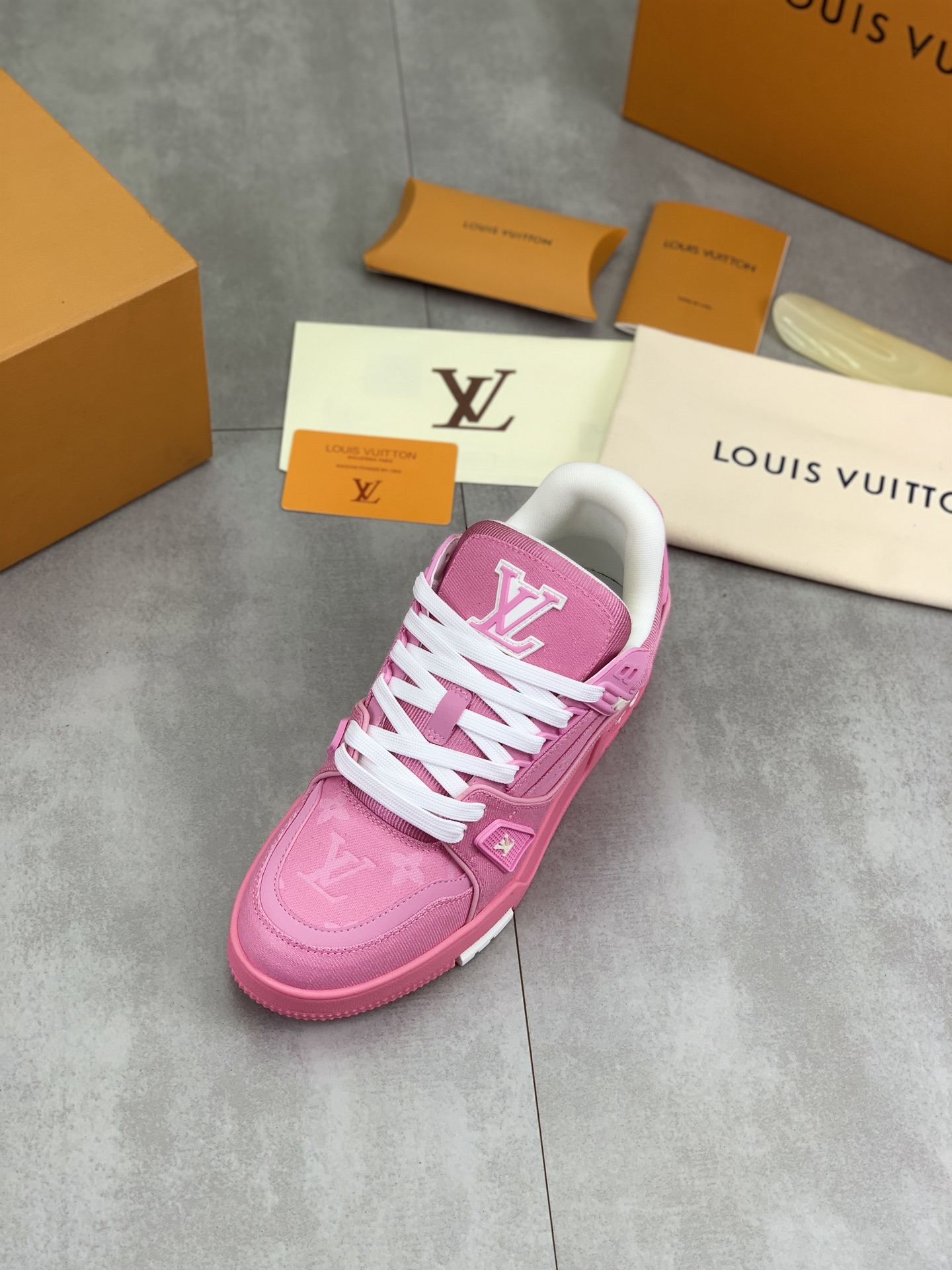 Louis Vuitton Pink Leather High-Top Sneakers, Couple Style, Size 35-45 5 i1746807547918 365 0 3