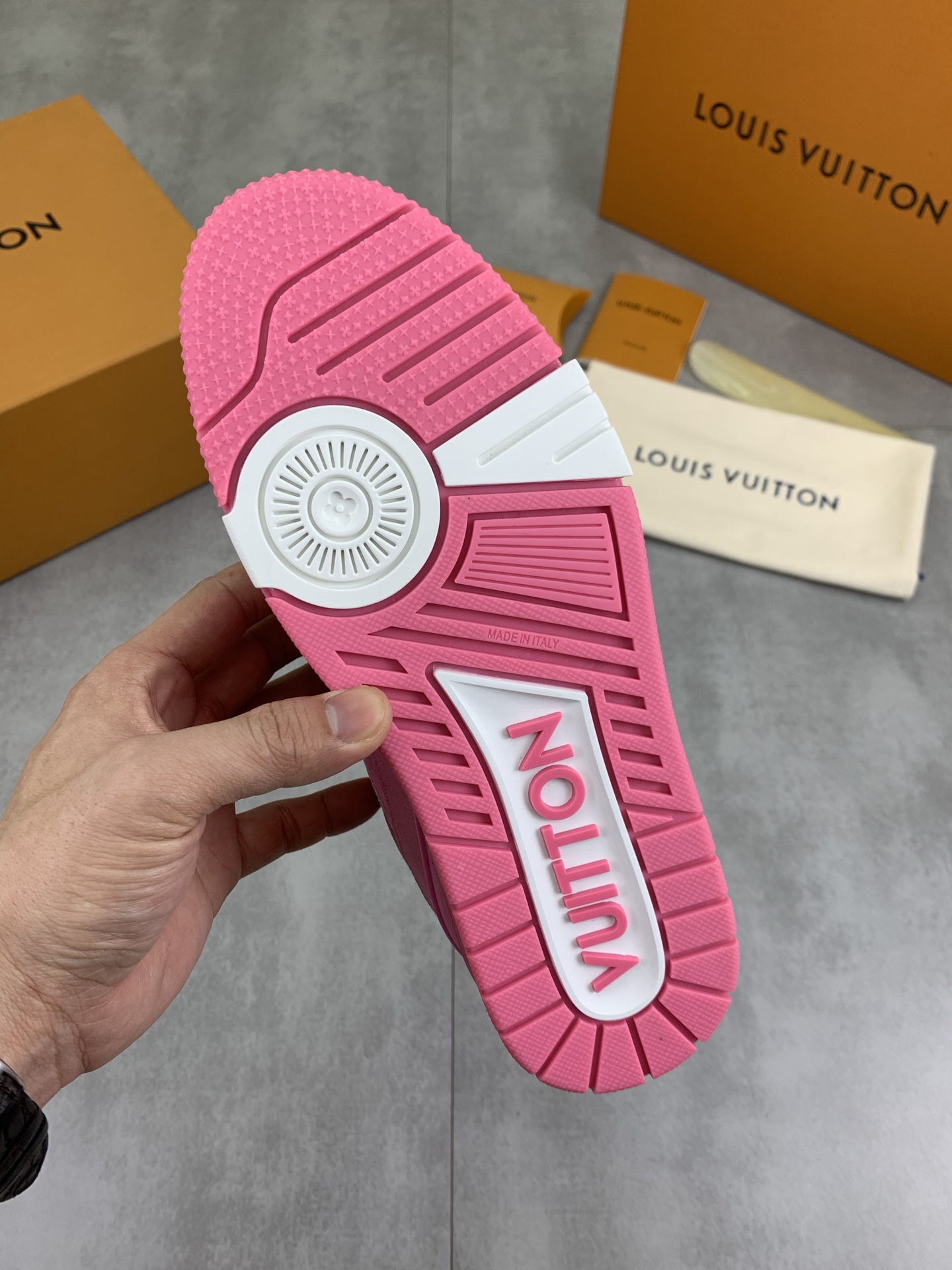 Louis Vuitton Pink Leather High-Top Sneakers, Couple Style, Size 35-45 9 i1746807547972 1690 0 7