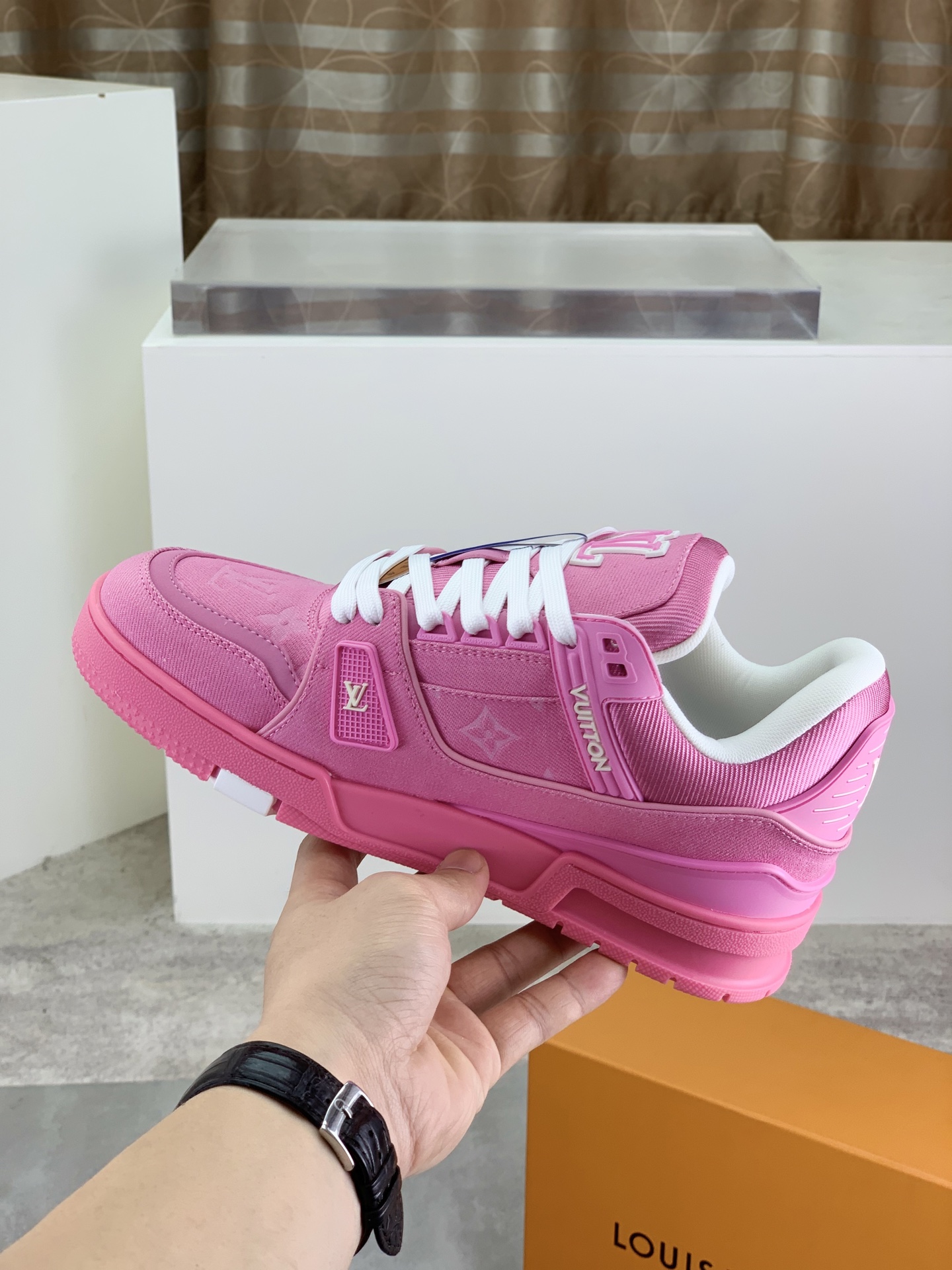 Louis Vuitton Pink Leather High-Top Sneakers, Couple Style, Size 35-45 7 i1746807549582 7591 0 5