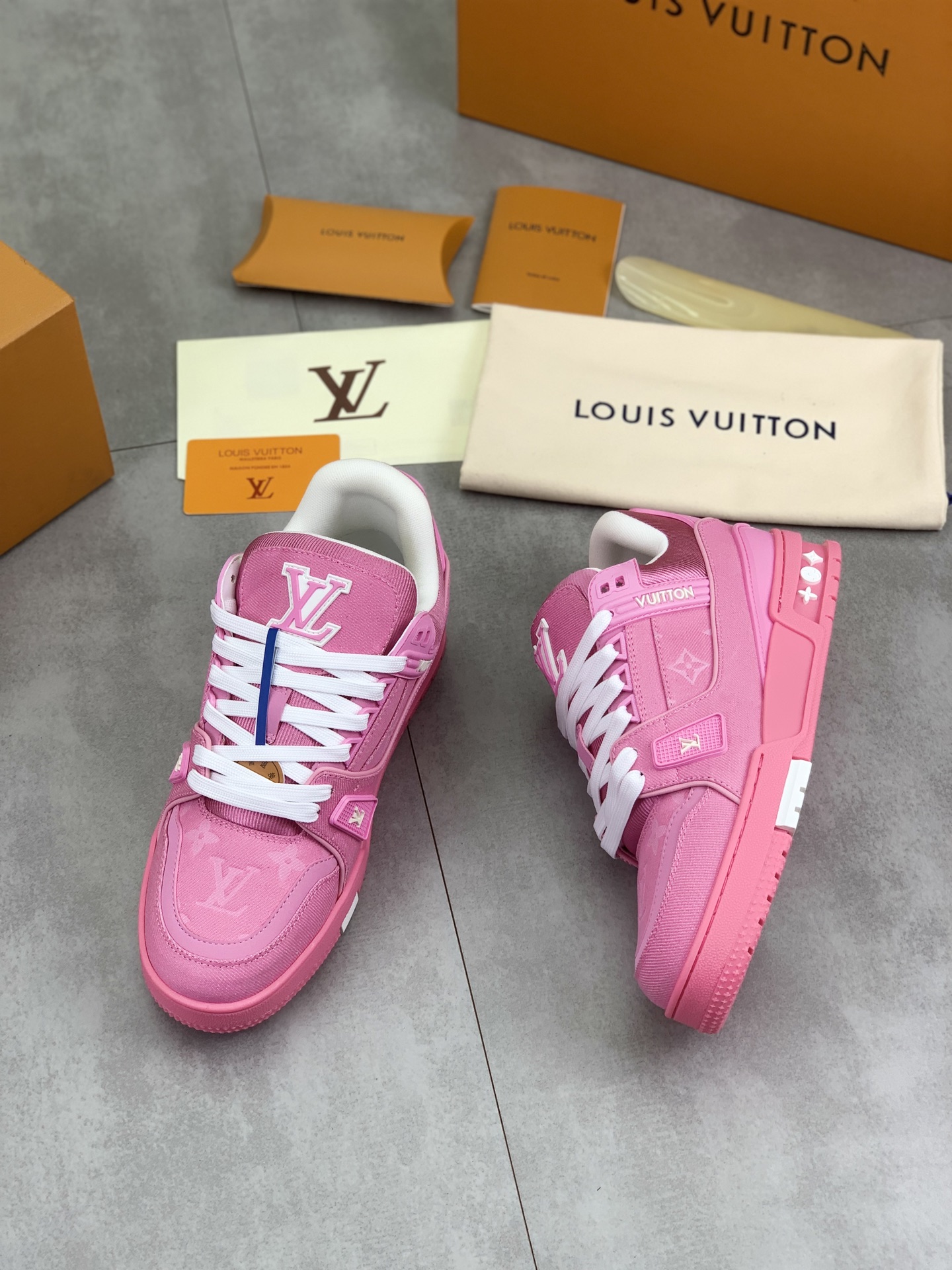 Louis Vuitton Pink Leather High-Top Sneakers, Couple Style, Size 35-45 6 i1746807549587 3710 0 4