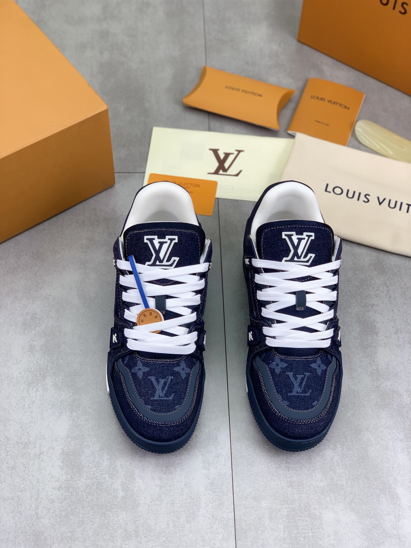 Louis Vuitton Classic High-Top Sneakers for Men and Women, Multiple Colors 3 i1746807561229 7259 0 1