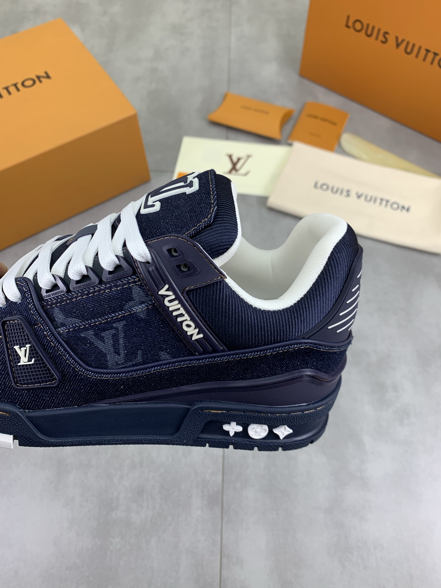 Louis Vuitton Classic High-Top Sneakers for Men and Women, Multiple Colors 8 i1746807561251 842 0 6