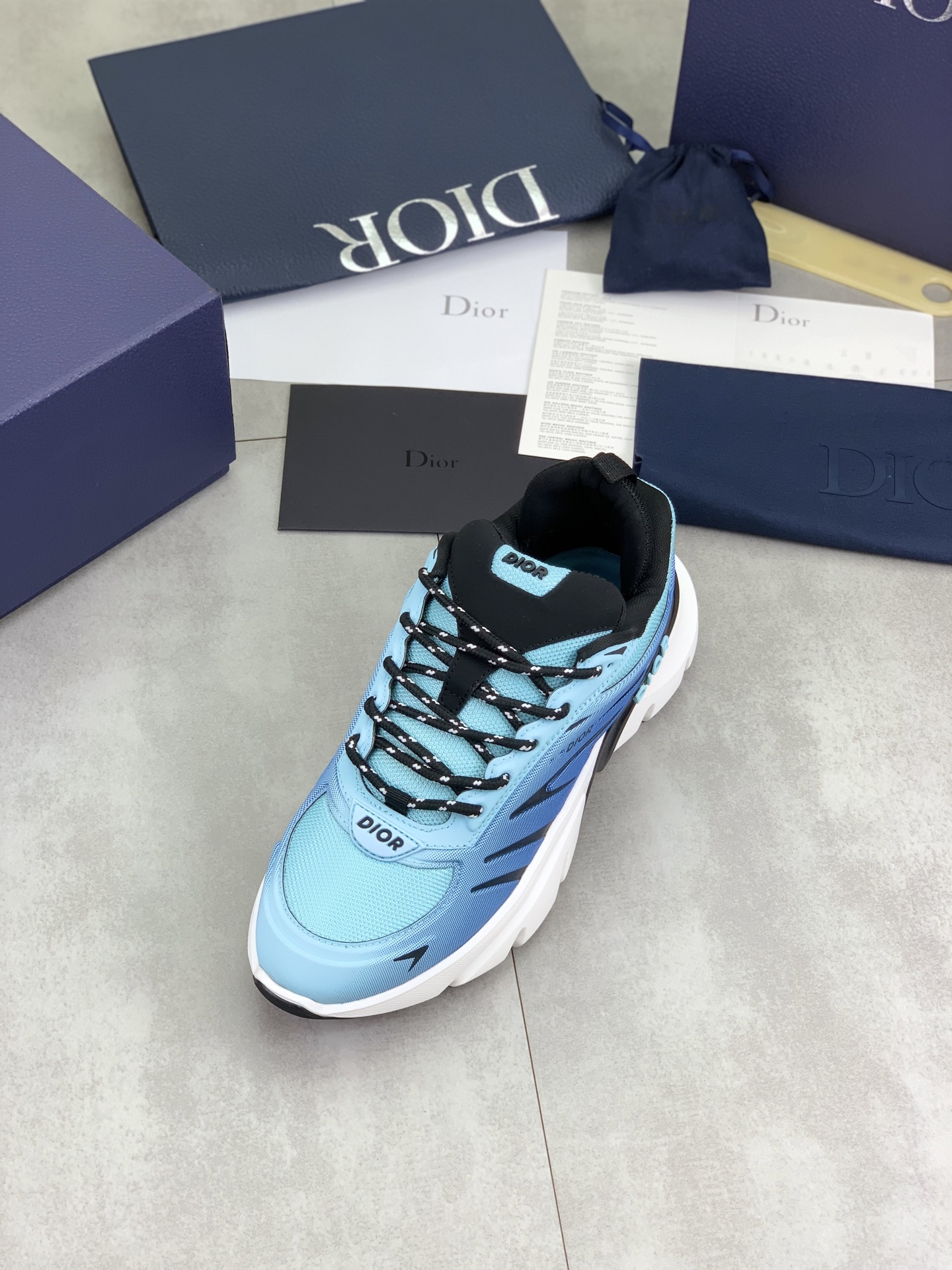 Dior Chrono Running Shoes 2025 - White & Blue Mesh with Leather Accents 5 i1746890693361 9140 0 3