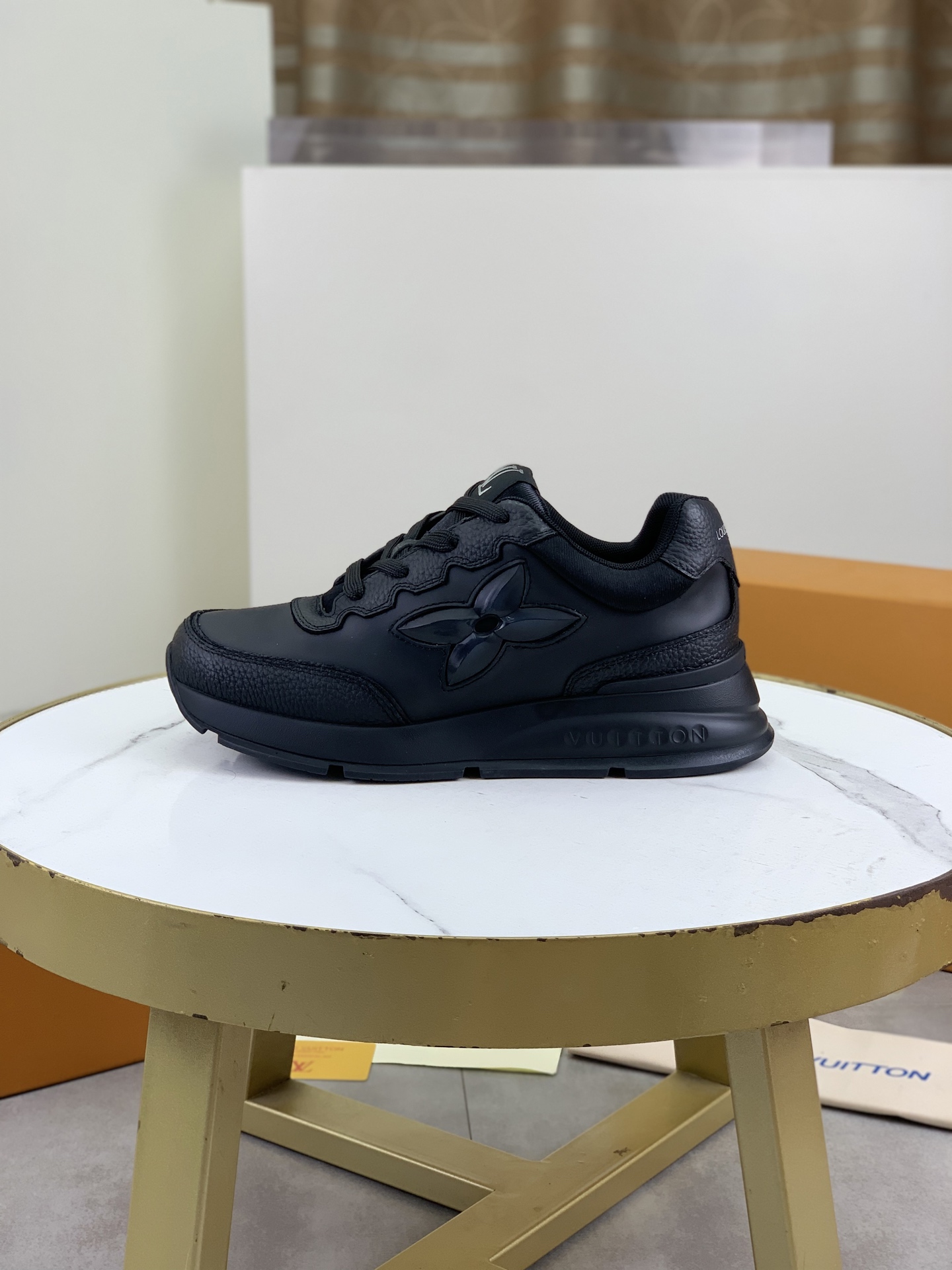 NO:356954,Top version [LOUIS VUITTON) Couple Crafts Model, Counter Series (Original) New LV Louis Vuitton - Top version LV classic high-top trendy shoes!  Use imported original craft calfskin, original breathable inner lining. Original wear-resistant, lightweight and high-end TPU bottom!  High-quality quality!  A variety of colors are available, size number for women 35-39, male 39-44 (female 40, male 45 customized),, louis vuitton,louis vuitton,louis vuitton,cowhide19860909顶级版本【LOUIS VUITTON）情侣工艺款 专柜系列（原单）新款LV路易威登 ——顶级版本 LV经典高帮潮鞋！选用进口原版工艺小牛皮 原版透气内里.原版耐磨轻便高端TPU大底！高品质精品！多款颜色可选,码数女35-39 男39-44（女40 男45定做）,,louis vuitton,louis vuitton,louis vuitton,cowhide,Men's shoes