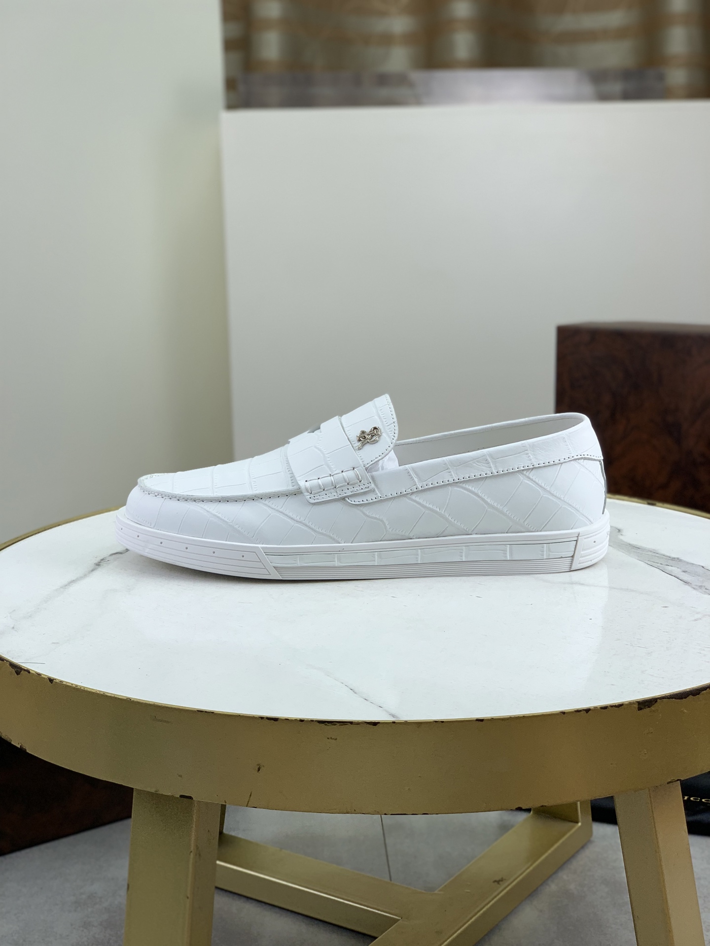 NO:355669,Top version Stefano Ricci Stephen Law Nich Men's Leather Shoes Stone-patterned Calfskin fabric Elite temperament ｜Strong contrast tones highlight the upper line feel｜Light palladium-plated eyelets｜Internal padded heel｜Original high-end hand-out sole 4 colors available Size39-44 (45 customized),,cowhide19860909顶级版本 Stefano Ricci史蒂芬劳.尼治男士皮鞋石头纹小牛皮面料精英气质 ｜强烈对比色调突出鞋面线条感｜明镀钯孔眼｜内部衬垫鞋跟｜原版高端手大底 4色可选 Size39-44（45 定做）,,cowhide,Men's shoes