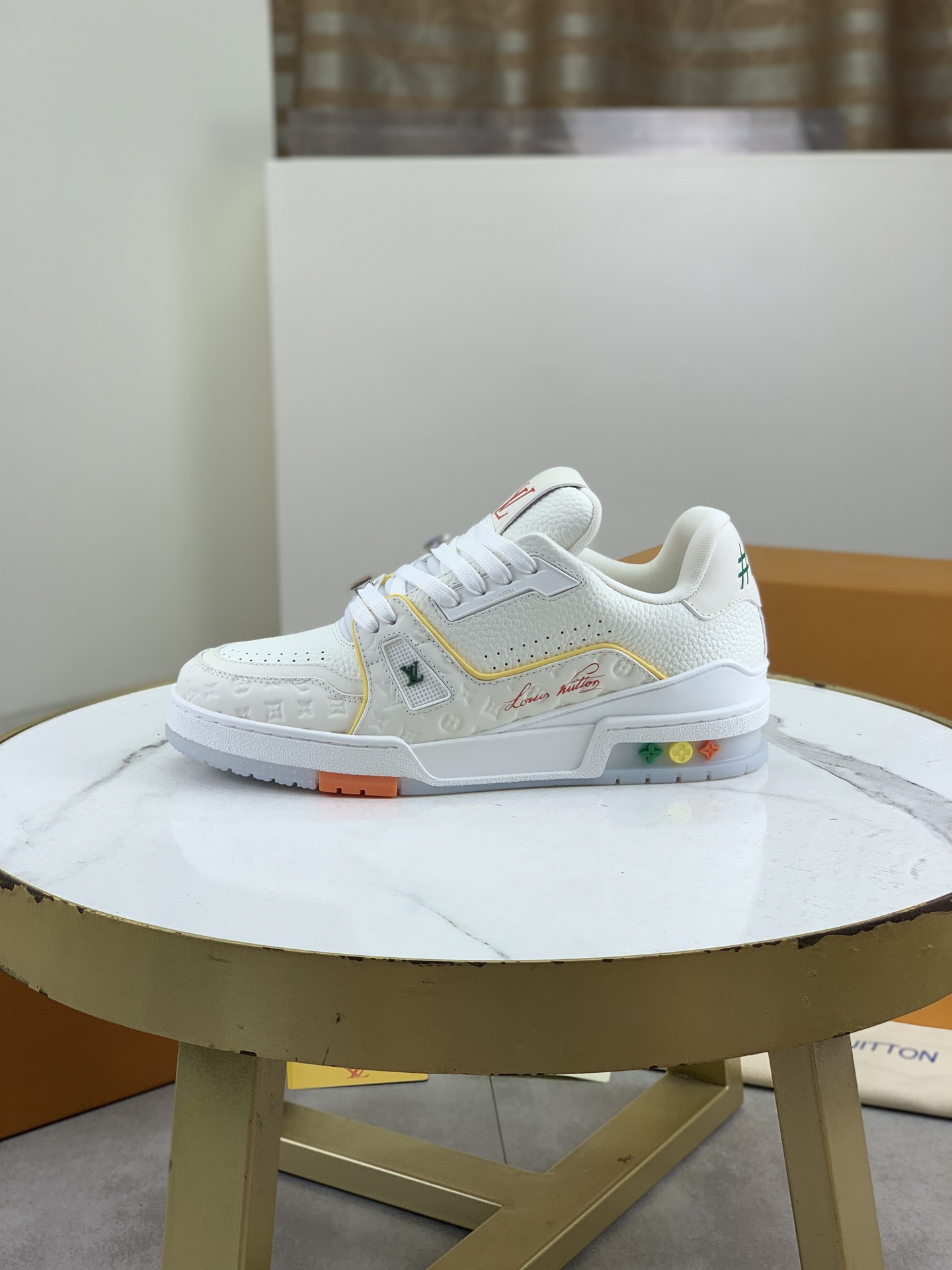 NO:356361,Top version LOUIS VUITTON Counter Series (original) New LV Louis Vuitton - Top version LV classic high-top trendy shoes!  Use imported original calfskin with water-dyed cowhide inner lining. Original wear-resistant, lightweight and high-end TPU large sole!  High-quality quality!  A variety of colors are available, 35-45, louis vuitton, louis vuitton, louis vuitton, cowhide19860909顶级版本 LOUIS VUITTON 专柜系列（原单）新款LV路易威登 ——顶级版本 LV经典高帮潮鞋！选用进口原版小牛皮 水染牛皮内里.原版耐磨轻便高端TPU大底！高品质精品！多款颜色可选,码数35-45,,louis vuitton,louis vuitton,louis vuitton,cowhide,Men's shoes