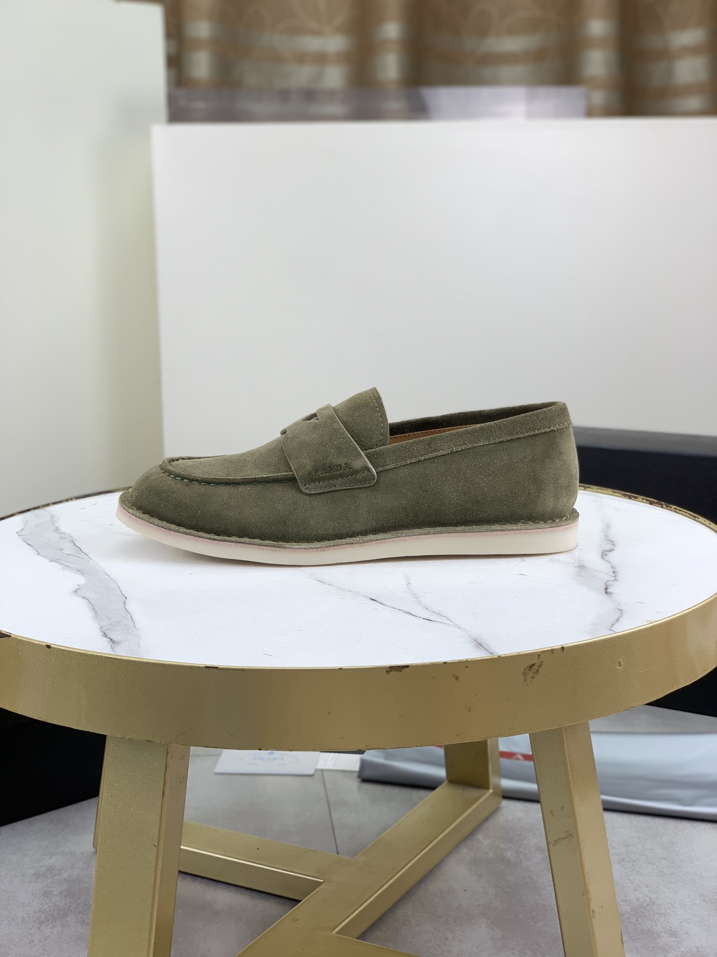 NO:347294,Original single quality, top version PRADA - Prada. Men's business and casual leather shoes, top cow goods. 1:1 shipment is luxurious and noble, all of which are imported original top layer delicate reverse cow leather, just to create a more comfortable wearing experience, the upper is comfortable to open the edge beads and polish the color calf leather, top imported water dye all cow lily, original high-end lightweight and comfortable TPU combination bottom number 39-44 (38 45 can be customized), prada, cowhide19860909原单品质,顶级版本 ＰＲＡＤＡ——普拉达.男士商务休闲皮鞋,顶级牛货.1:1出货奢华尊贵、全部采用进口原版头层细腻反毛牛皮,只为打造更为舒适的穿着体验,鞋面原版舒适开边珠擦色小牛皮顶级进口水染全牛里,原版高端轻便舒适TPU组合底码数39-44（38 45 可以定做）,,prada,cowhide,Men's shoes