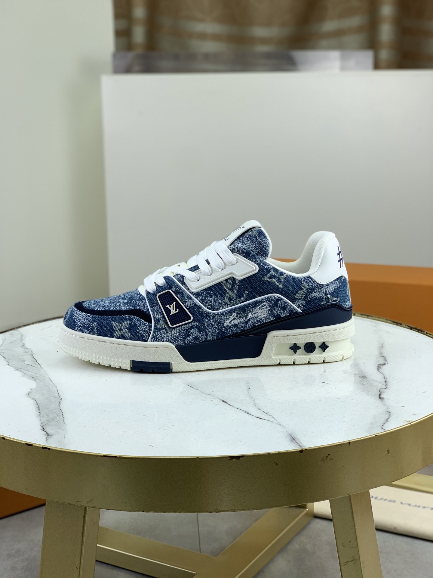 NO:621327,The latest color, the top version [LOUIS VUITTON] (original order), the most popular new LV Louis Vuitton * - the top version of LV classic trendy shoes!  Use imported original lining and original wear-resistant and lightweight TPU outsole!  High quality products!  3 colors available, code number 39-45 (38 46 customized), louis vuitton, louis vuitton, louis vuitton19860909最新色 顶级版本【LOUIS VUITTON）（原单）最情侣新款LV路易威登 *——顶级版本 LV经典潮鞋！选用进口原版内里.原版耐磨轻便TPU大底！高品质精品！3款颜色可选,码数39-45（38 46定做）,,louis vuitton,louis vuitton,louis vuitton,Men's shoes