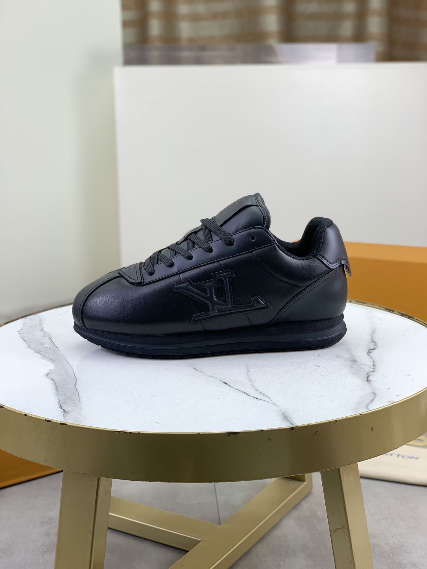 NO:621336,The latest bread shoes, the top version [LOUIS VUITTON] (original order), the latest couple's new LV Louis Vuitton * - the top version of LV classic trendy shoes!  Use imported original lining and original wear-resistant and lightweight TPU outsole!  High quality products!  8 colors available, sizes 35-45 (customized for men 38 and 46), louis vuitton, louis vuitton, louis vuitton19860909最新款面包鞋 顶级版本【LOUIS VUITTON）（原单）最情侣新款LV路易威登 *——顶级版本 LV经典潮鞋！选用进口原版内里.原版耐磨轻便TPU大底！高品质精品！8款颜色可选,码数35-45（男38 46定做）,,louis vuitton,louis vuitton,louis vuitton,Men's shoes