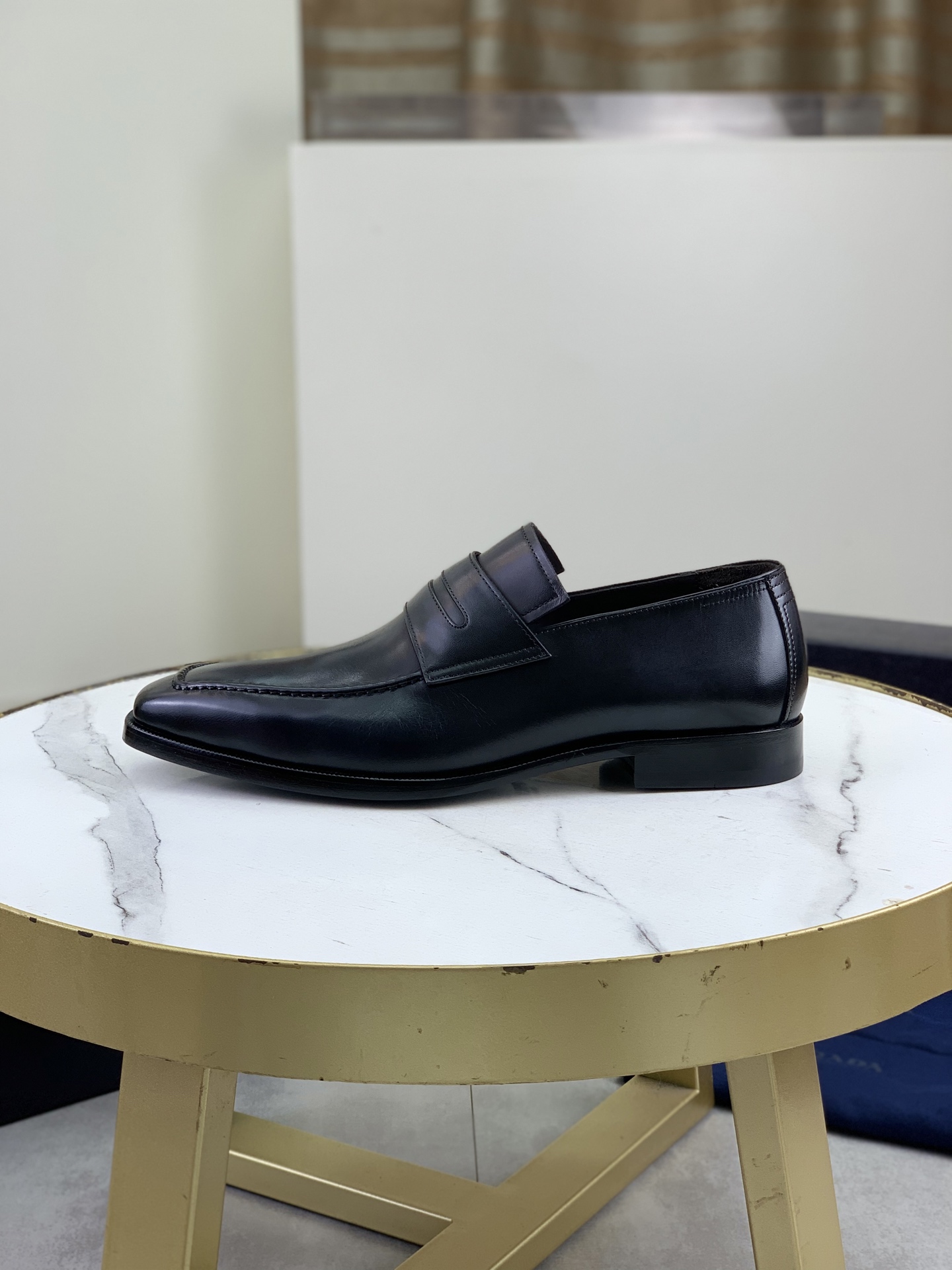 NO:664306,(High-end genuine leather outsole) Original quality, top version  PRADA - Prada. Men's business casual leather shoes, top quality cow leather. 1:1 shipment, luxurious and noble, all made of imported original color-changed cowhide, just to create a more comfortable wearing experience. The upper is original and comfortable, selected high-end color-changing calfskin, top imported water-dyed full cow lining, the original light and comfortable high-grade genuine leather outsole size 39-45 (38 can be customized), prada, cowhide, Leather soles19860909（高级真皮大底）原单品质,顶级版本 ＰＲＡＤＡ——普拉达.男士商务休闲皮鞋,顶级牛货.1:1出货奢华尊贵全部采用进口原版改色牛皮,只为打造更为舒适的穿着体验,鞋面原版舒适精选高端改色小牛皮顶级进口水染全牛里,原版轻便舒适高级真皮大底码数39-45（38可以定做）,,prada,cowhide,Leather soles,Men's shoes