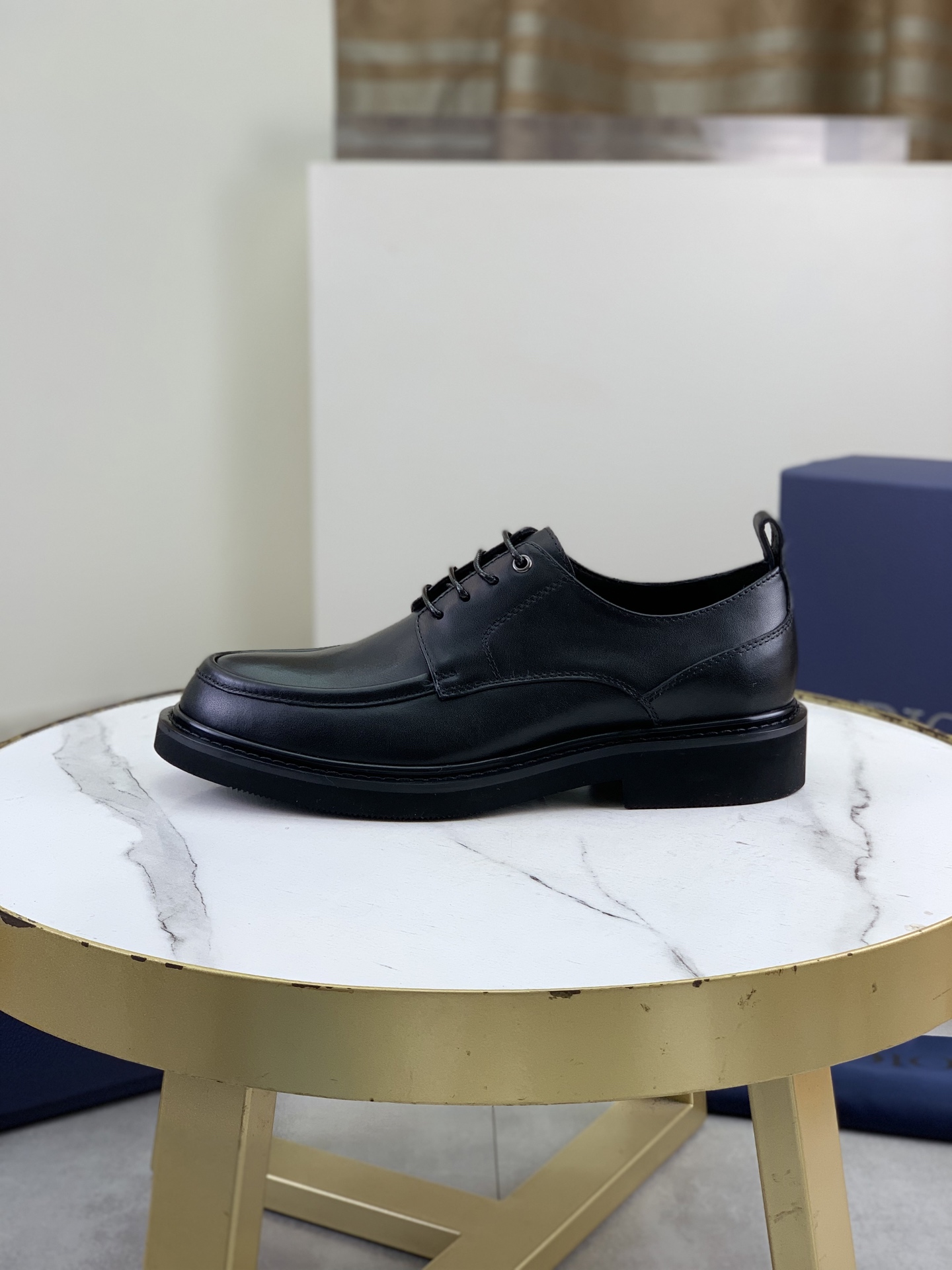 NO:690015,Original quality, top version DIOR - Dior men's business casual leather shoes, top quality products. 1:1 shipment is luxurious and noble. All imported original brand fabrics are used, just to create a more comfortable wearing experience. The original version of the upper is made of open edge beaded calfskin, top imported water-dyed full cowhide, the original lightweight and comfortable foam outsole, size 39-44 (38.45 can be customized), dior, dior, cowhide19860909原单品质,顶级版本 DIOR——迪奥 男士商务休闲皮鞋,顶级牛货.1:1出货奢华尊贵全部采用进口原版品牌布料,只为打造更为舒适的穿着体验,鞋面原版精选开边珠小牛皮顶级进口水染全牛里,原版轻便舒适发泡大底码数39-44（38.45可以定做）,,dior,dior,cowhide,Men's shoes