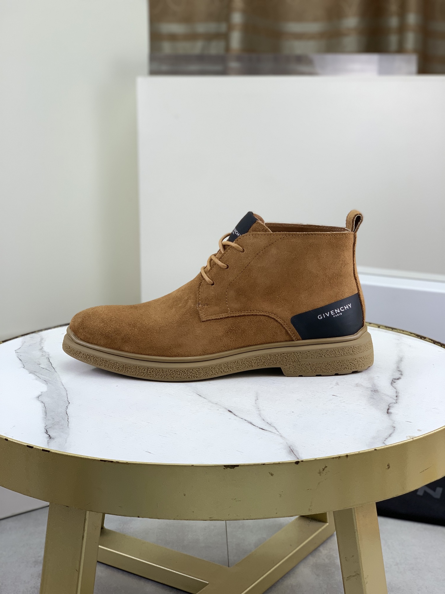 NO:690327,Top high-end version Purchasing quality Original development Givenchy standard code 39-44; (38 45 can be customized) The same grade as the official website. Original quality material original calfskin, with original water-dyed cowhide lining cowhide latex insole, original non-slip wear-resistant outsole style category casual leather shoes business series young fashion European and American trends Korean style casual matching comfortable feet 3 colors available  Top high-end complete package,,givenchy,givenchy,cowhide19860909顶级高端版本 代购品质 原版开发 纪梵希（Givenchy）标准码39-44；（38 45 可以定做） 等级官网同款 原单品质材料原版小牛皮,搭配原版水染牛皮内里牛皮乳胶鞋垫 ,原版防滑耐磨大底款式类别休闲皮鞋 商务系列 年轻时尚 欧美潮流 韩版风格 随意搭配 脚感舒适 3款颜色可选 顶级高端全套包装,,givenchy,givenchy,cowhide,Men's shoes