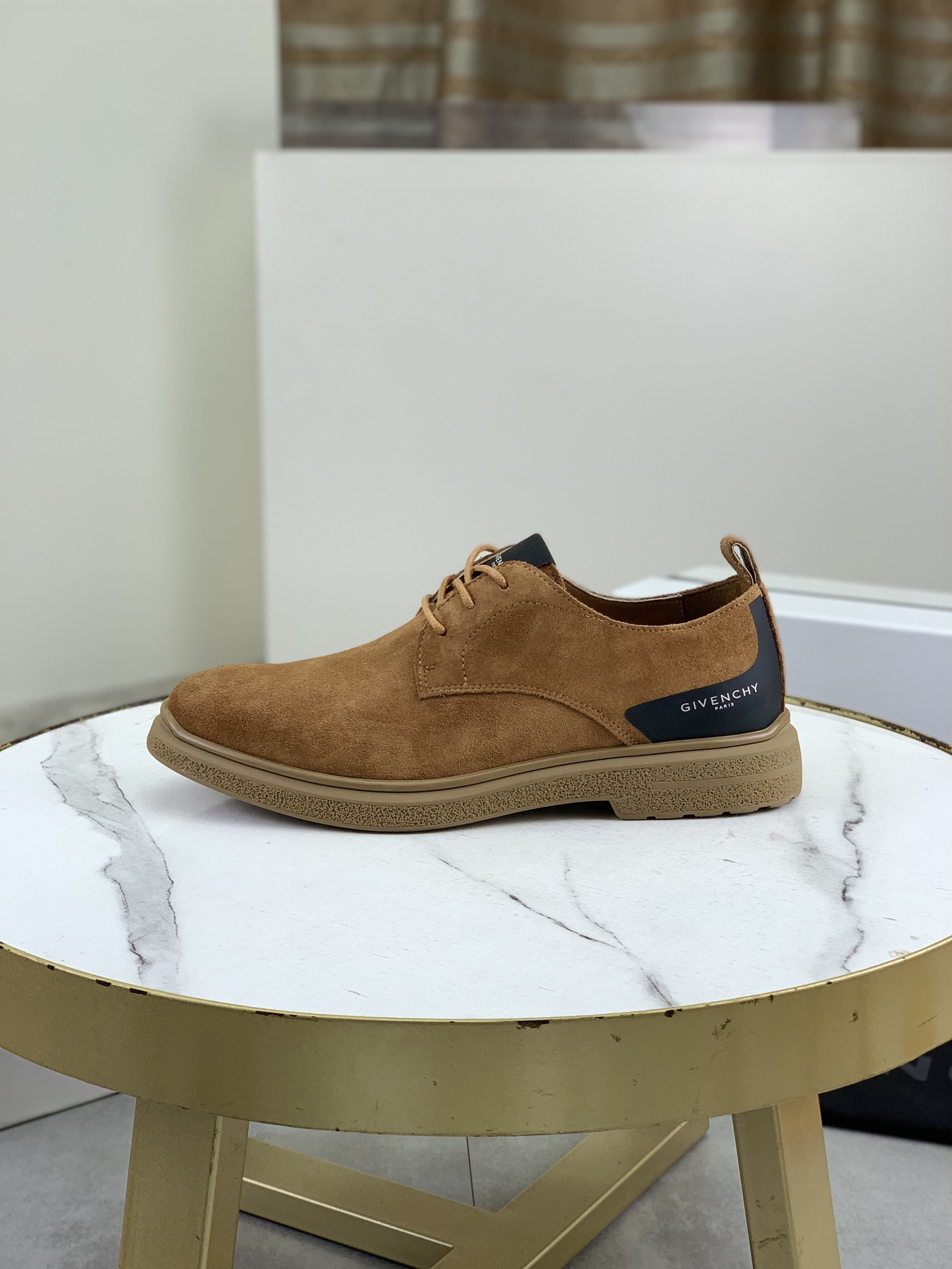 NO:690325,Top high-end version Purchasing quality Original development Givenchy standard code 39-44; (38 45 can be customized) The same grade as the official website. Original quality material original calfskin, with original water-dyed cowhide lining cowhide latex insole, original non-slip wear-resistant outsole style category casual leather shoes business series young fashion European and American trends Korean style casual matching comfortable feet 3 colors available  Top high-end complete package,,givenchy,givenchy,cowhide19860909顶级高端版本 代购品质 原版开发 纪梵希（Givenchy）标准码39-44；（38 45 可以定做） 等级官网同款 原单品质材料原版小牛皮,搭配原版水染牛皮内里牛皮乳胶鞋垫 ,原版防滑耐磨大底款式类别休闲皮鞋 商务系列 年轻时尚 欧美潮流 韩版风格 随意搭配 脚感舒适 3款颜色可选 顶级高端全套包装,,givenchy,givenchy,cowhide,Men's shoes