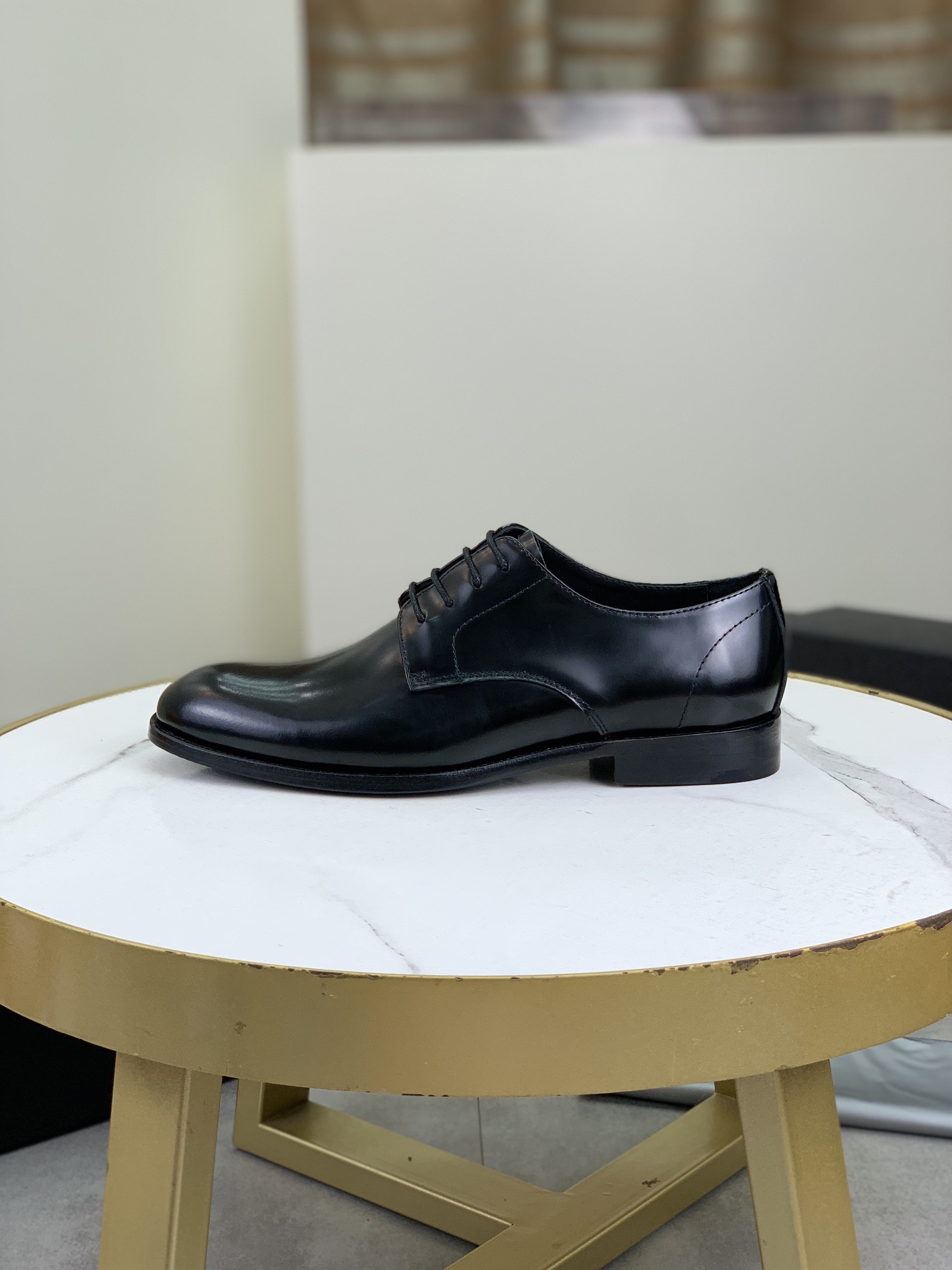 NO:756225,(High-end genuine leather outsole) Original quality, top version  PRADA - Prada. Men's business casual lace-up leather shoes, top-notch cow products. Official website 1:1 shipment, luxury and noble, all imported original brand cowhide, just to create a more comfortable wearing experience, original and comfortable uppers, selected top-grade imported water-dyed calfskin, full cowhide, original lightweight and comfortable high-end genuine leather outsole size 39-45 (38..46 can be customized), prada, cowhide, Leather soles19860909（高级真皮大底）原单品质,顶级版本 ＰＲＡＤＡ——普拉达.男士商务休闲系带皮鞋,顶级牛货.官网1:1出货奢华尊贵全部采用进口原版品牌牛皮,只为打造更为舒适的穿着体验,鞋面原版舒适精选小牛皮顶级进口水染全牛里,原版轻便舒适高级真皮大底码数39-45（38..46可以定做）,,prada,cowhide,Leather soles,Men's shoes