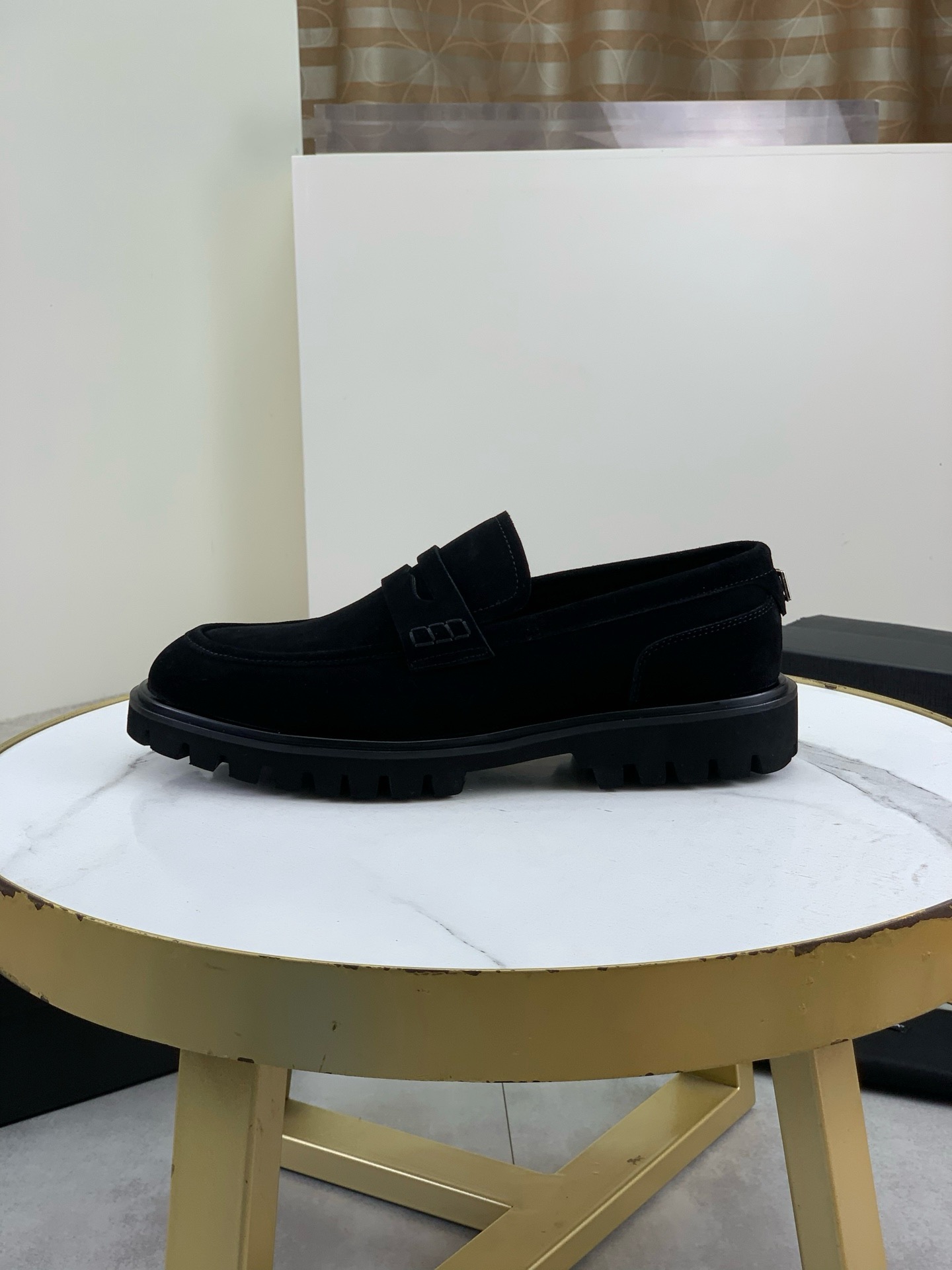 NO:756236,Top original quality, high-end outsole series, synchronized with the counter 'DOLCE&GABBANA [Dolce & Gabbana] ~ high quality.' DG lazy slip-on leather shoes, loved by many celebrities, adopt high-end imported top-layer high mercerized cowhide design + cowhide lining cowhide feet, simple and elegant, perfect interpretation of the latest inspiration for shoes, classic and fashionable integration, luxury and dreamy, fashionable, suitable for drivers, lightweight and comfortable, light and breathable for outdoor travel, high-end quality, trustworthy  ,Using the original foam outsole, size 39-45 (38 46 customized),,Dolce&Gabbana,Dolce&Gabbana,cowhide19860909顶级原单品质 高端大底系列 专柜同步《DOLCE&GABBANA【杜嘉班纳】～高品质.》DG懒人一脚蹬皮鞋、众多明星至爱,采用高端进口头层高丝光牛皮设计+牛皮内里 牛皮垫脚,简约大气,完美诠释鞋履最新灵感,经典与时尚融为一体 奢华迷梦 驾凌时尚 适合司机驾车轻巧舒适,户外出行轻便透气 高端品质 值得信赖 ,采用原版发泡大底 码数39-45（38 46定做）,,Dolce&Gabbana,Dolce&Gabbana,cowhide,Men's shoes