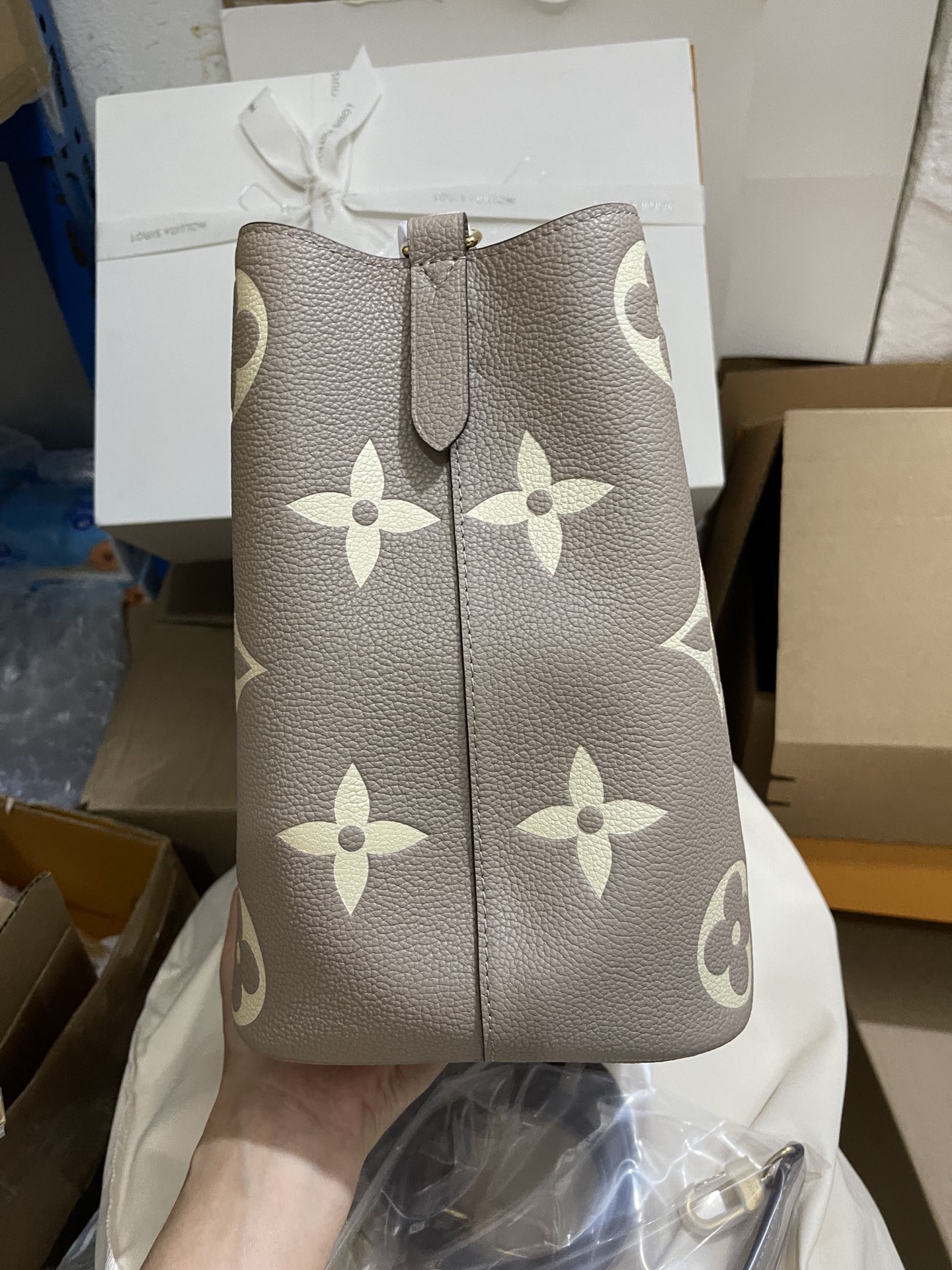 正品级法国版SP免检 客定✈️发货实拍👜全皮水桶包灰色 M45555