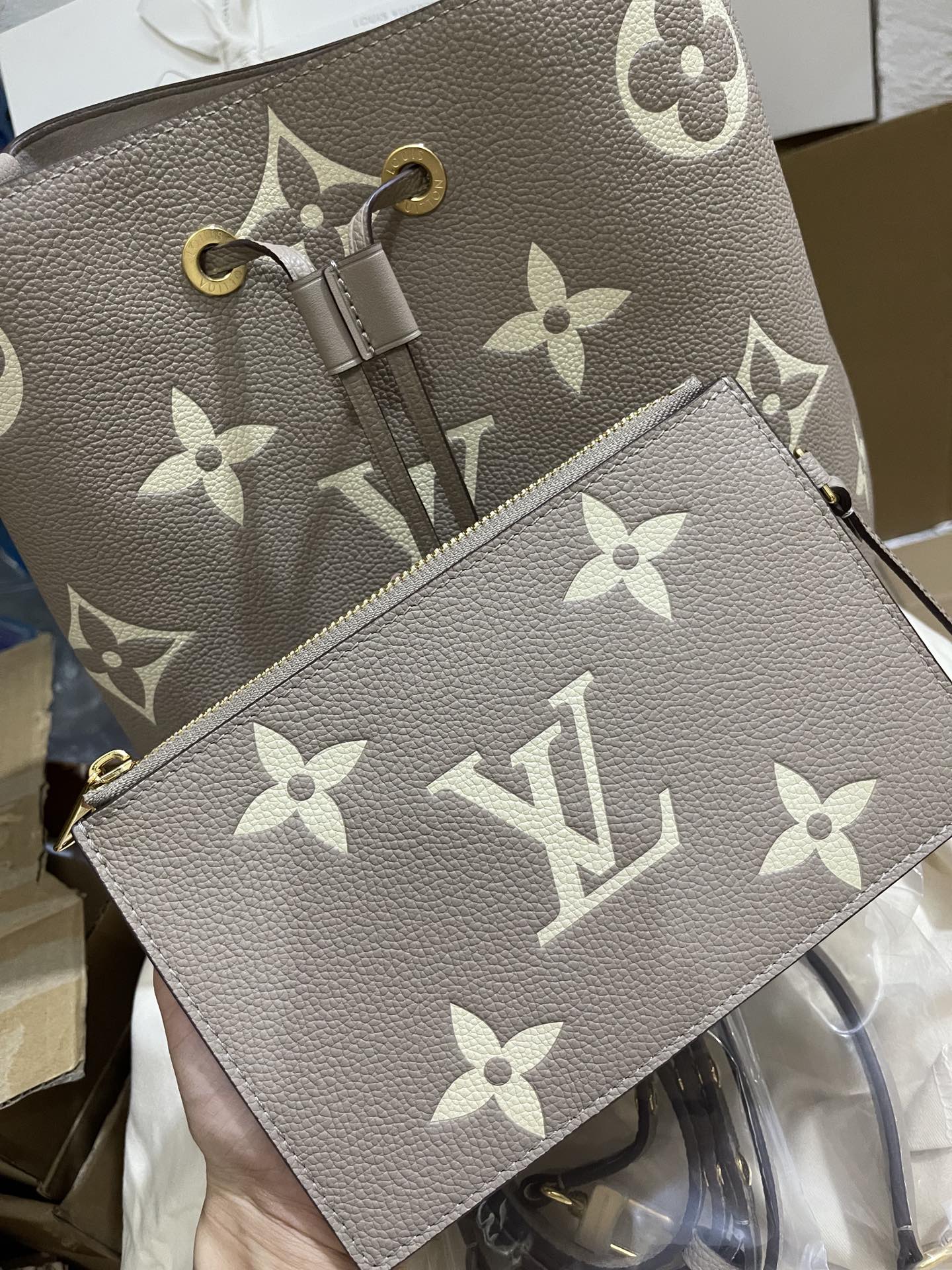 正品级法国版SP免检 客定✈️发货实拍👜全皮水桶包灰色 M45555