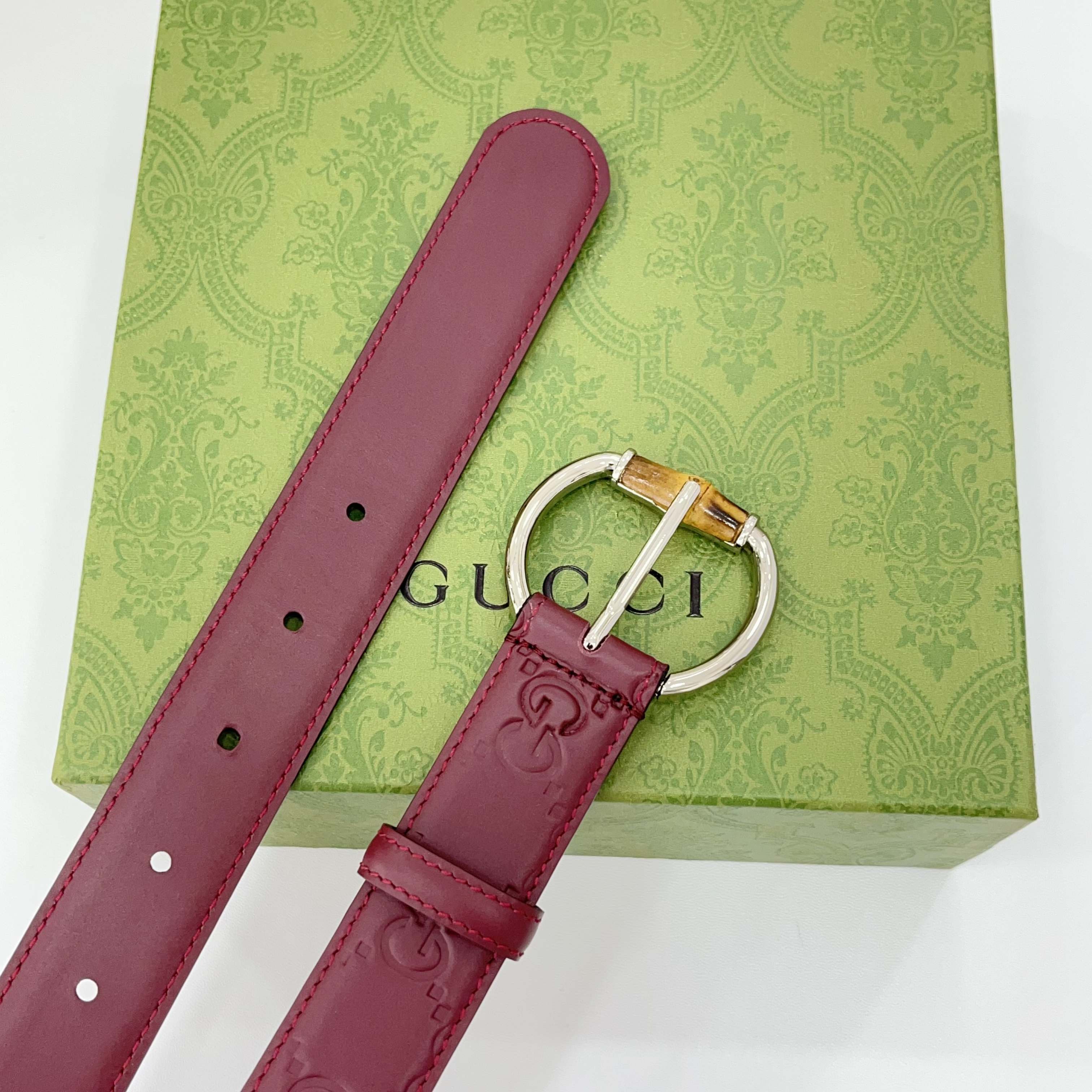  Gucci古驰  3.0cm
新款竹节针扣搭配双面头层牛皮腰带，时尚百搭
码数：75 80 85 90