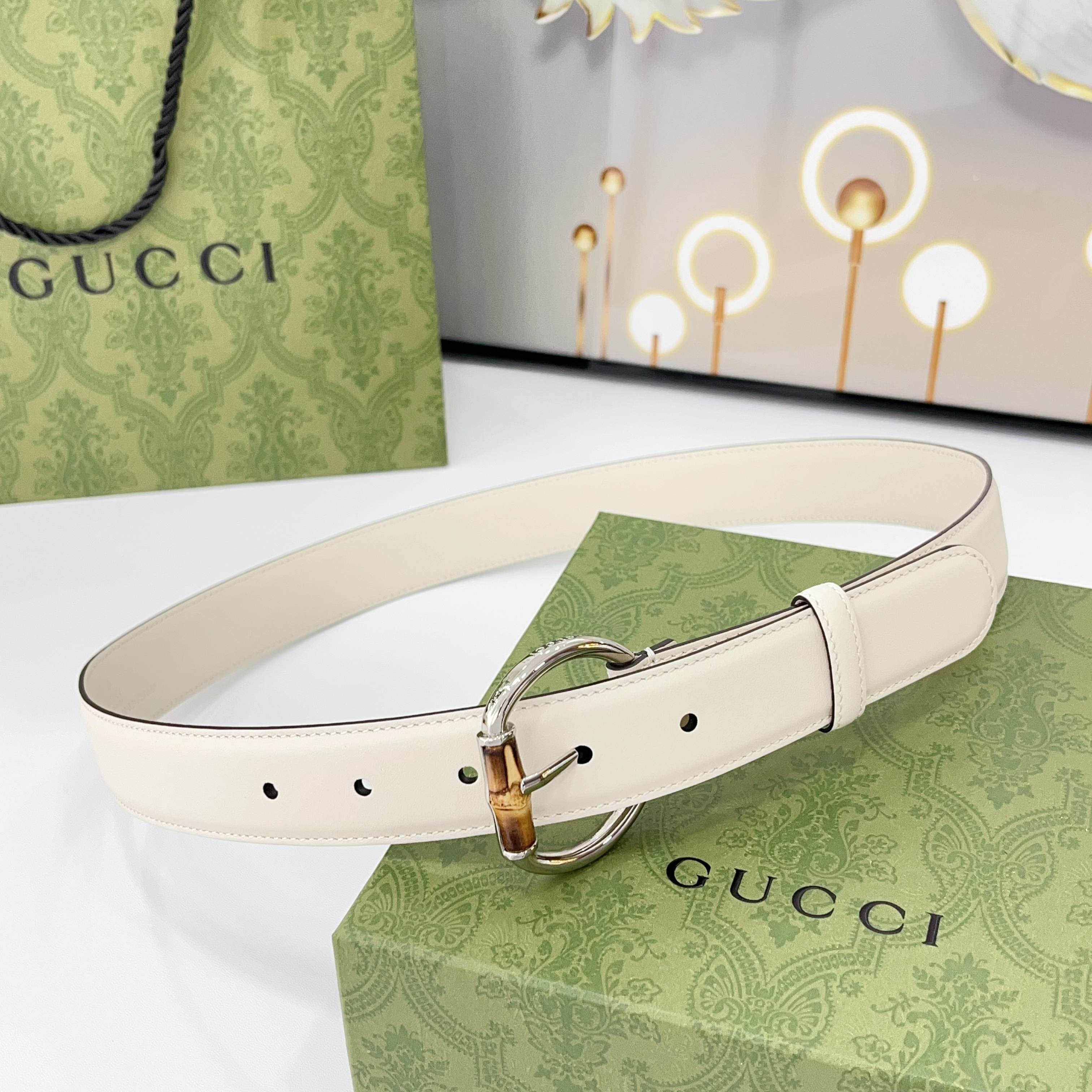  Gucci古驰  3.0cm
新款竹节针扣搭配双面头层牛皮腰带，时尚百搭
码数：75 80 85 90