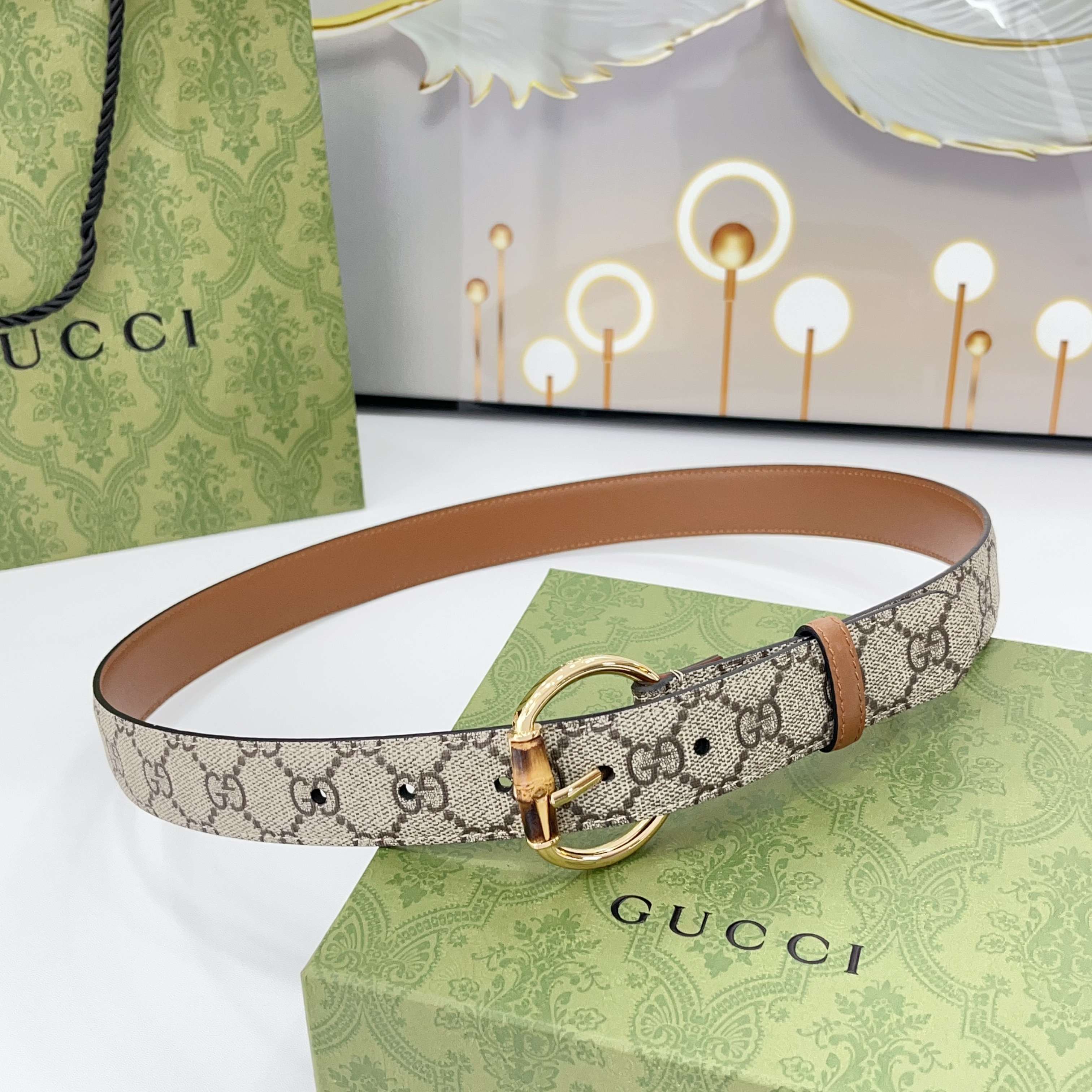  Gucci古驰  3.0cm
新款竹节针扣搭配双面头层牛皮腰带，时尚百搭
码数：75 80 85 90