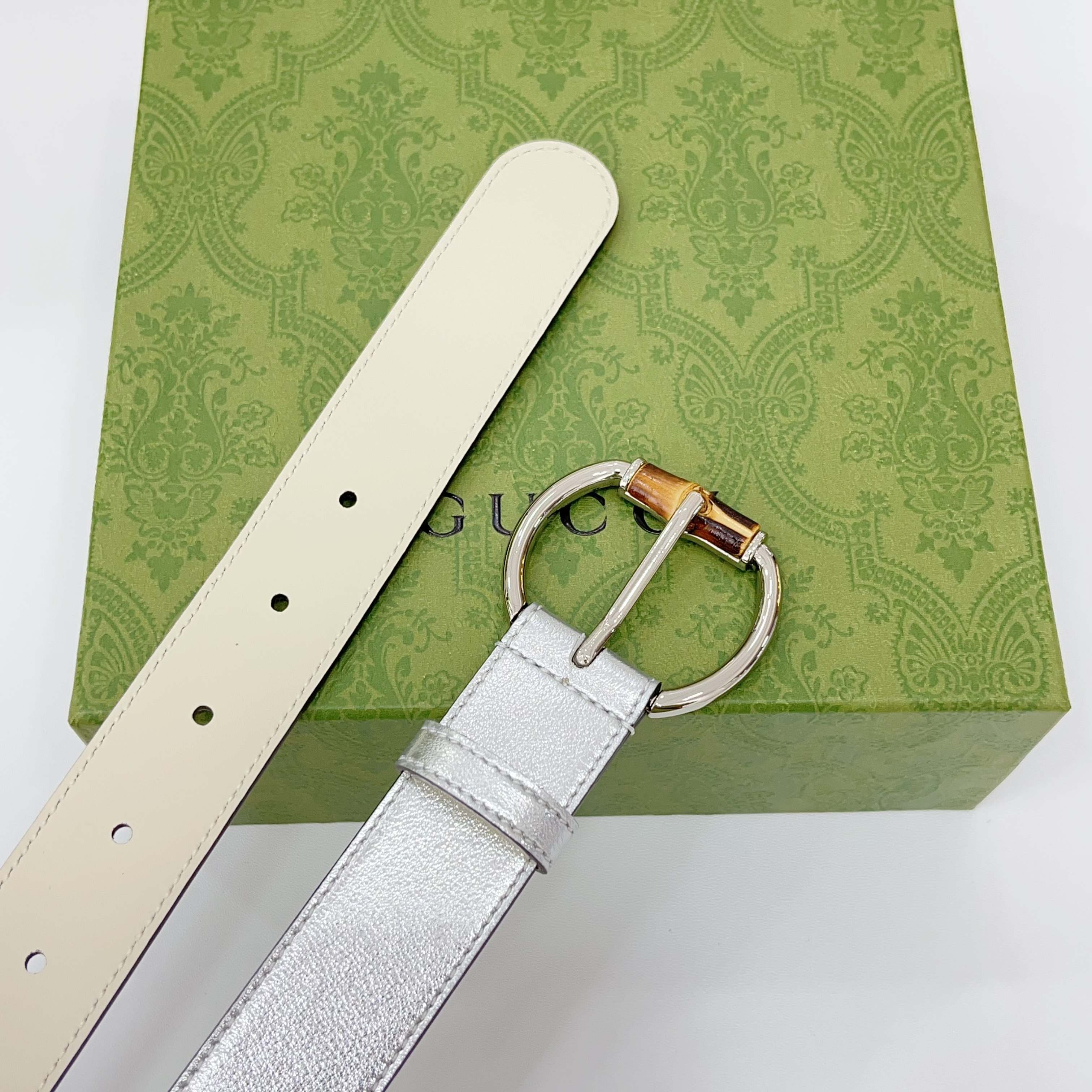  Gucci古驰  3.0cm
新款竹节针扣搭配双面头层牛皮腰带，时尚百搭
码数：75 80 85 90