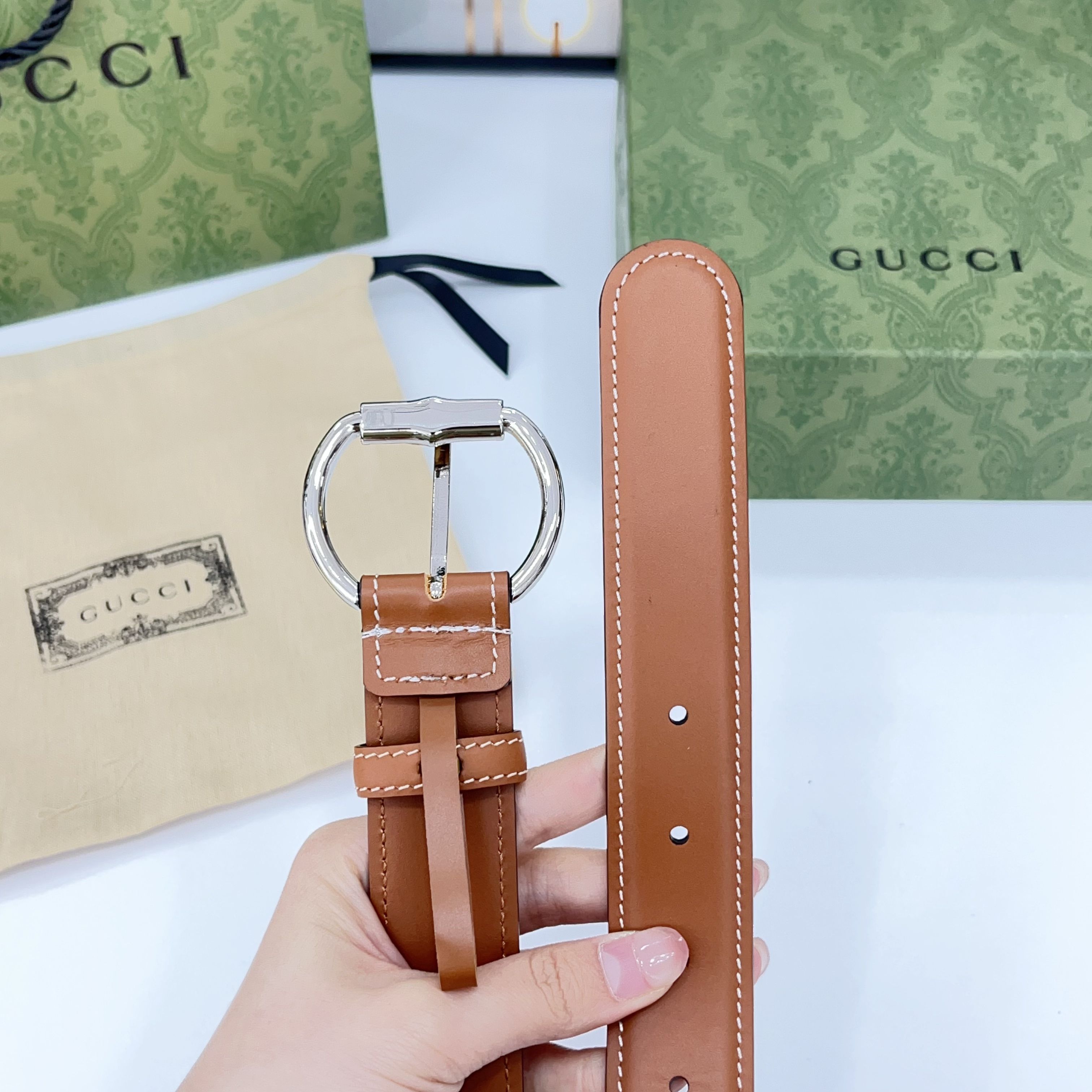  Gucci古驰  3.0cm
新款竹节针扣搭配双面头层牛皮腰带，时尚百搭
码数：75 80 85 90