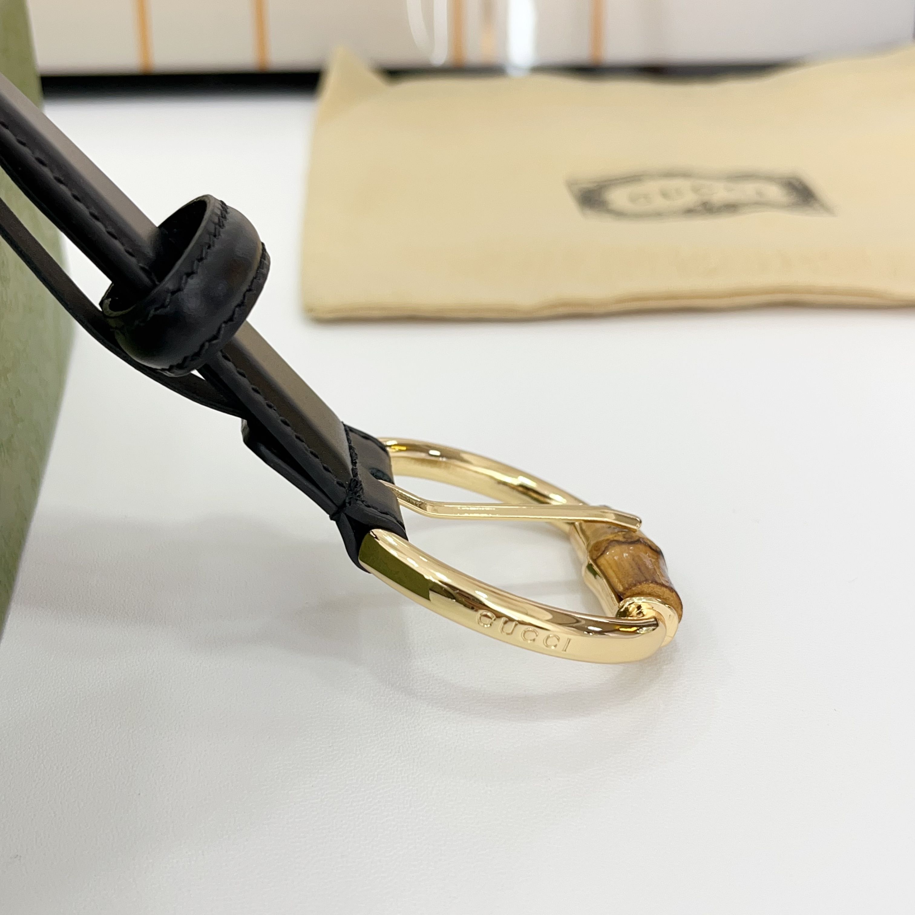  Gucci古驰  3.0cm
新款竹节针扣搭配双面头层牛皮腰带，时尚百搭
码数：75 80 85 90