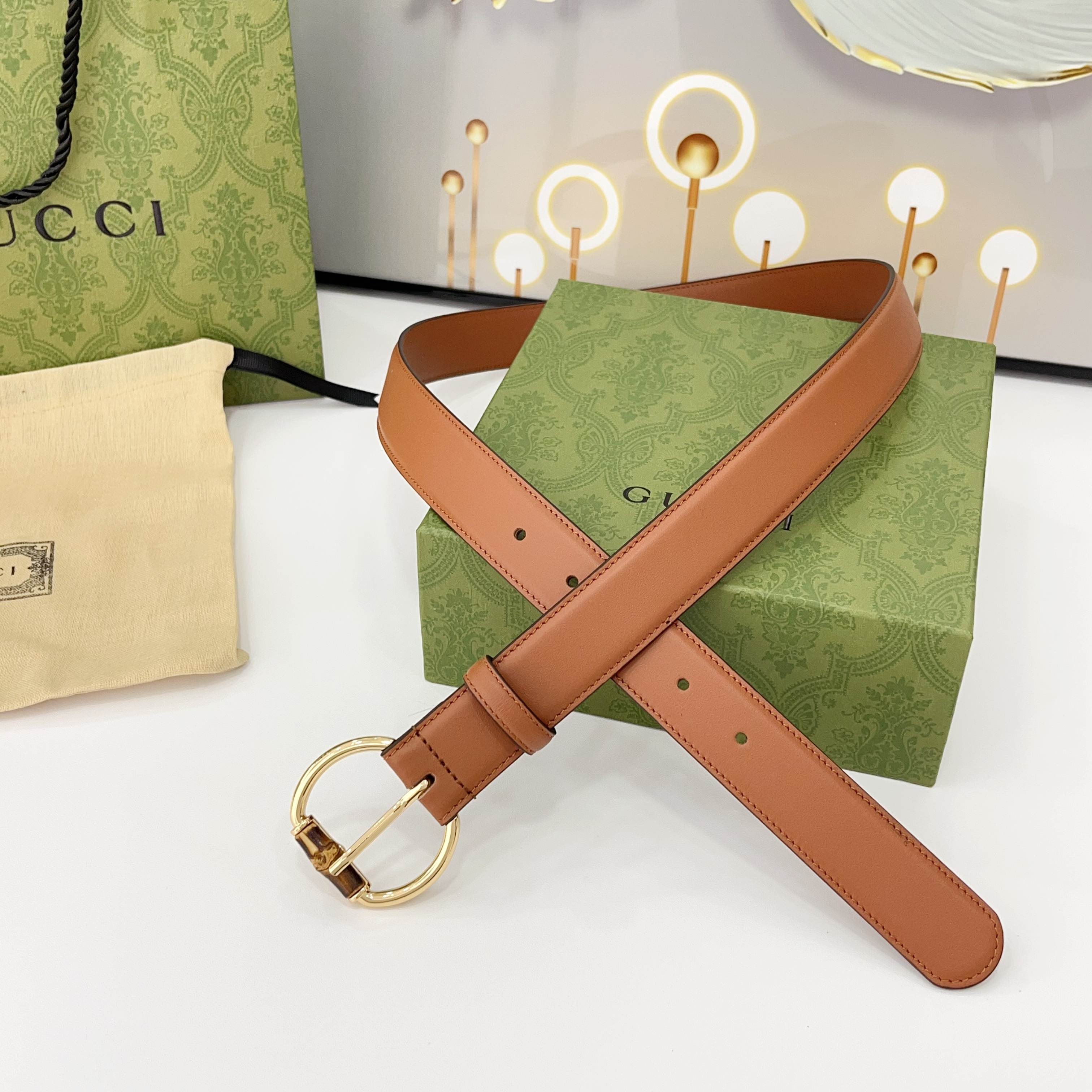  Gucci古驰  3.0cm
新款竹节针扣搭配双面头层牛皮腰带，时尚百搭
码数：75 80 85 90