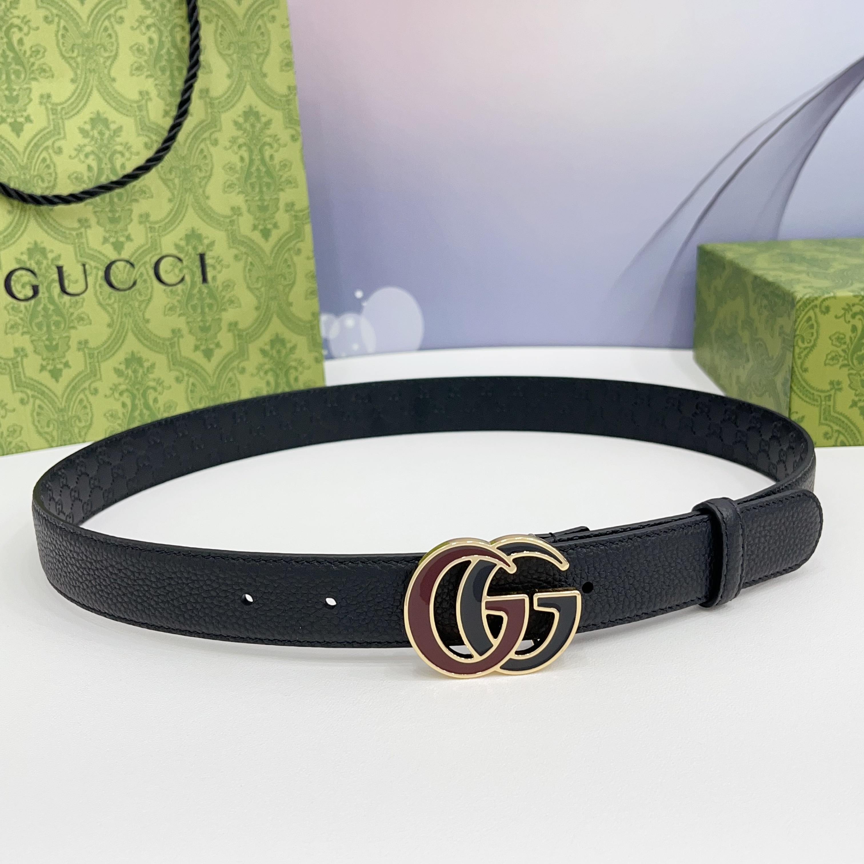 Gucci 3.0新款滴胶铜扣，搭配荔枝纹面，压小花底，时尚百搭，商务休闲！