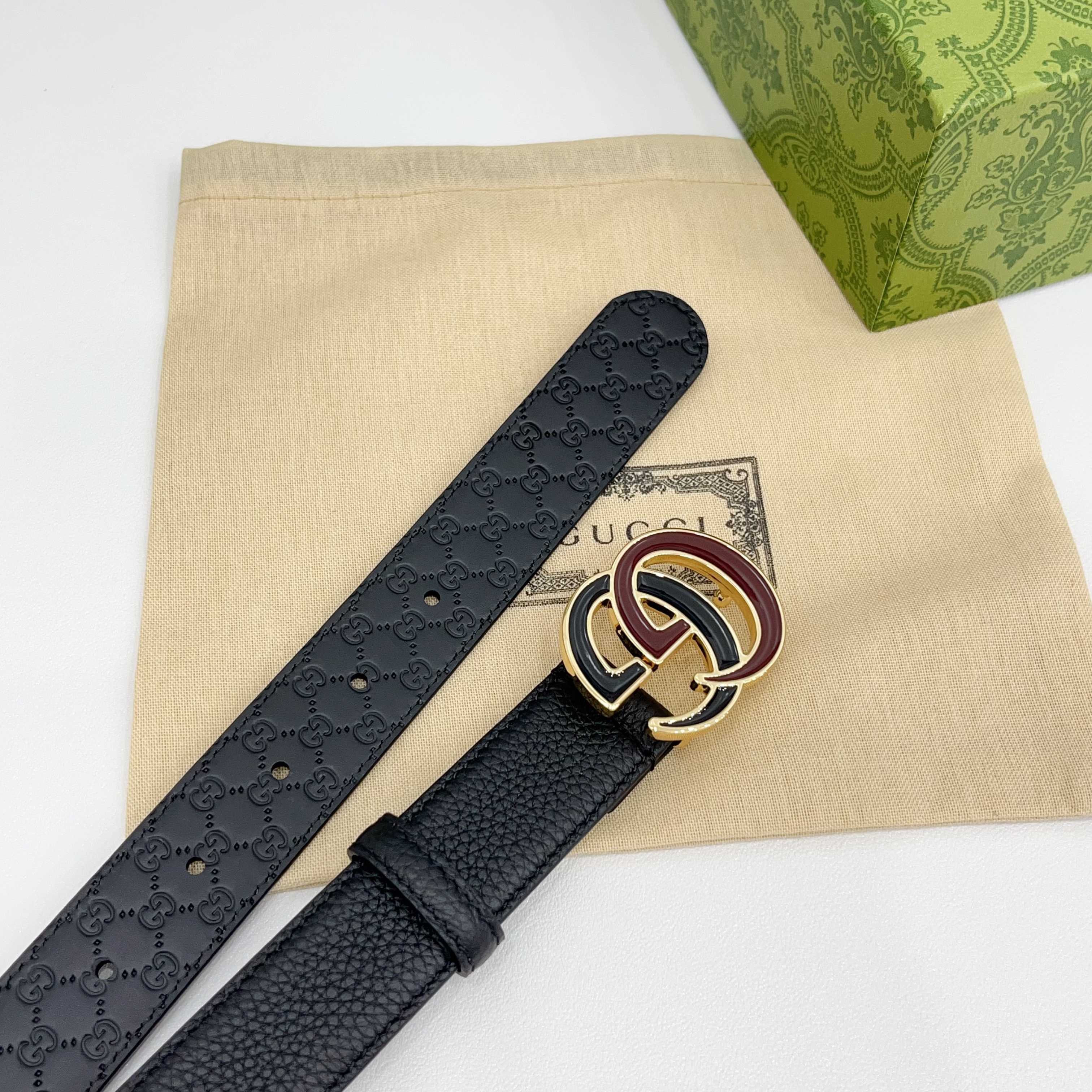 Gucci 3.0新款滴胶铜扣，搭配荔枝纹面，压小花底，时尚百搭，商务休闲！