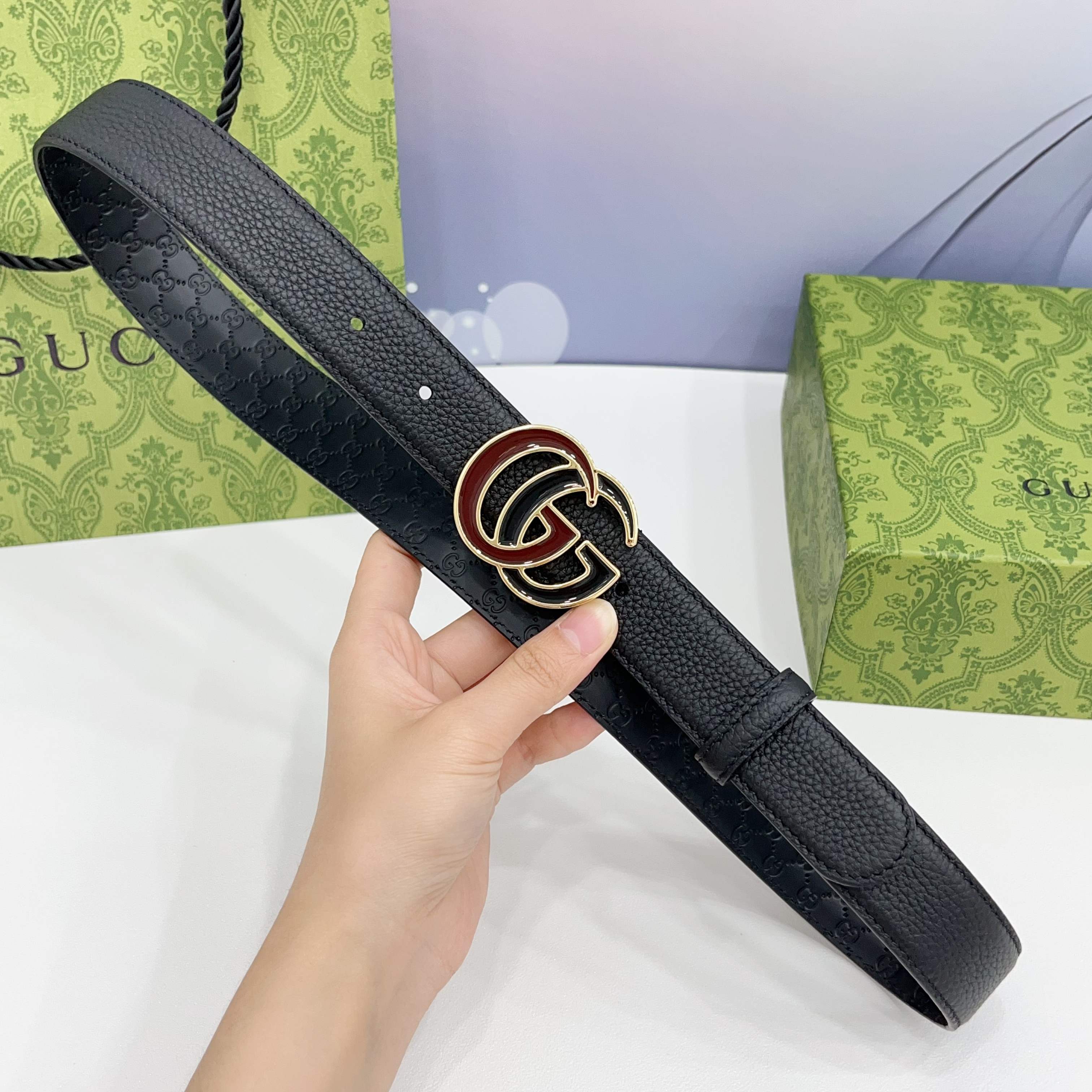 Gucci 3.0新款滴胶铜扣，搭配荔枝纹面，压小花底，时尚百搭，商务休闲！