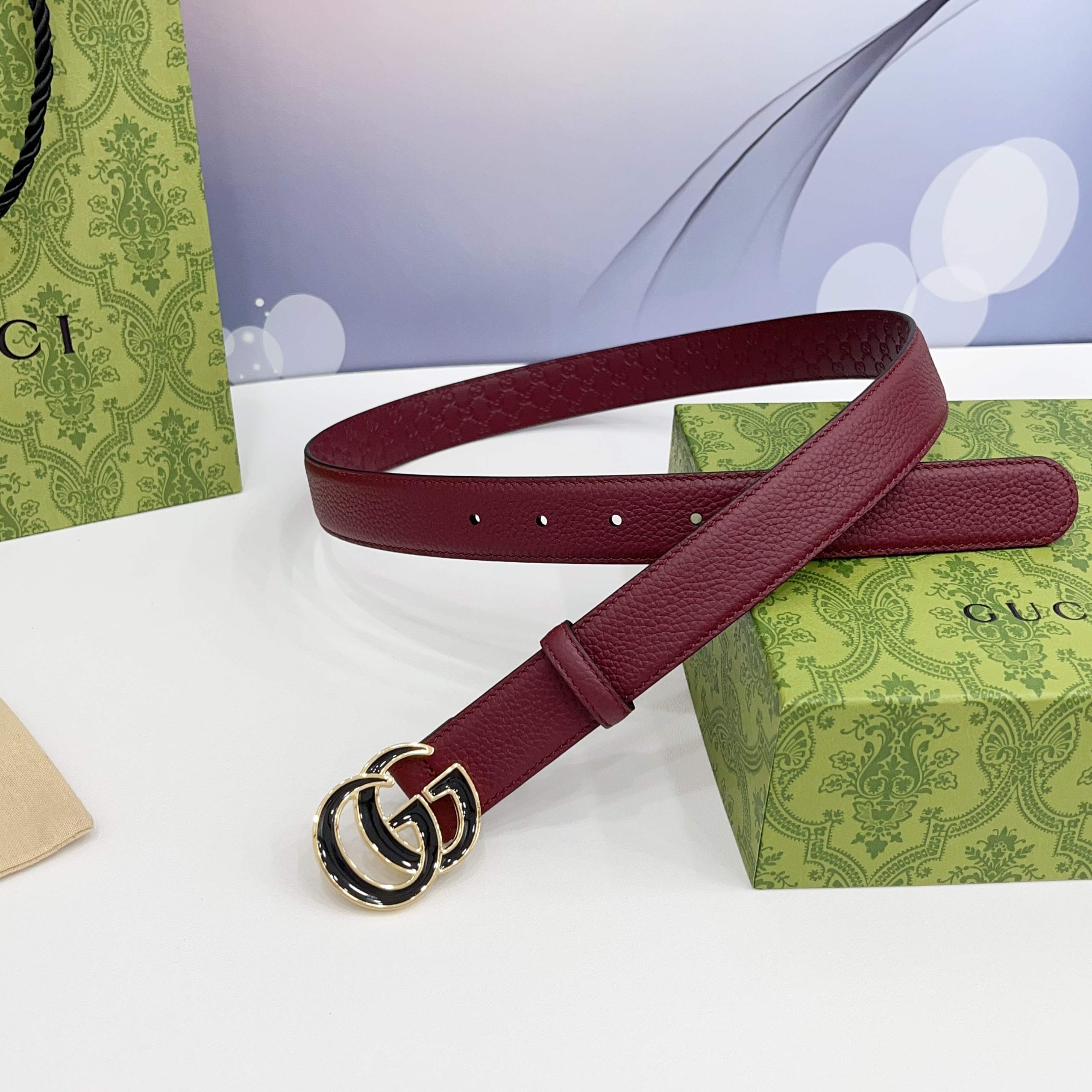 Gucci 3.0新款滴胶铜扣，搭配荔枝纹面，压小花底，时尚百搭，商务休闲！