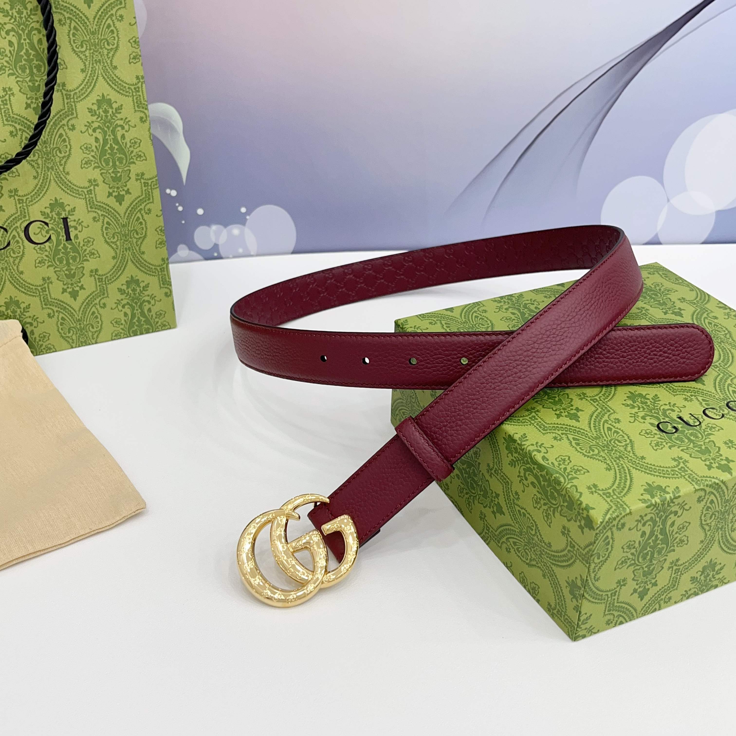 Gucci 3.0新款cc压花铜扣，搭配荔枝纹面，压小花底，时尚百搭，商务休闲！