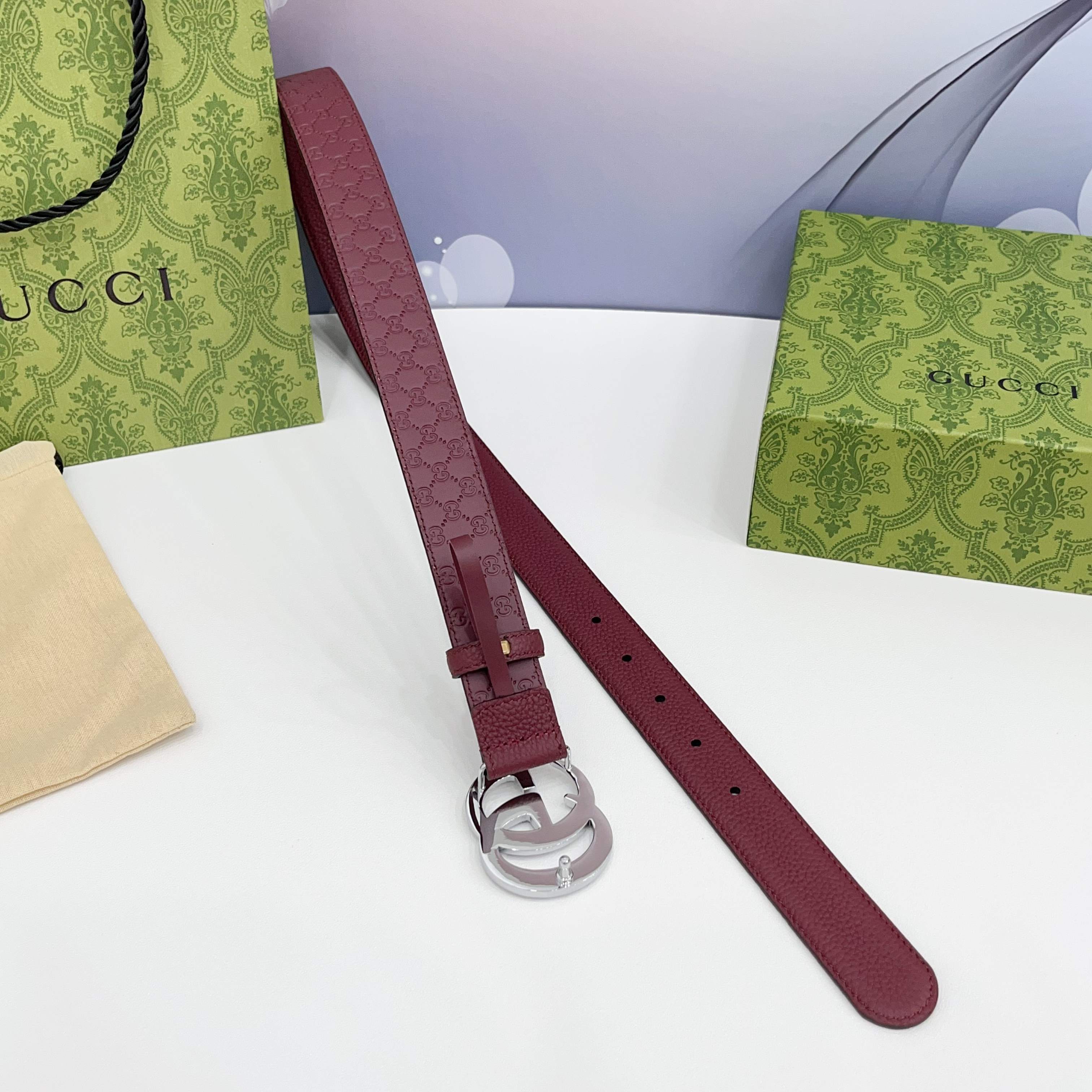 Gucci 3.0新款cc压花铜扣，搭配荔枝纹面，压小花底，时尚百搭，商务休闲！