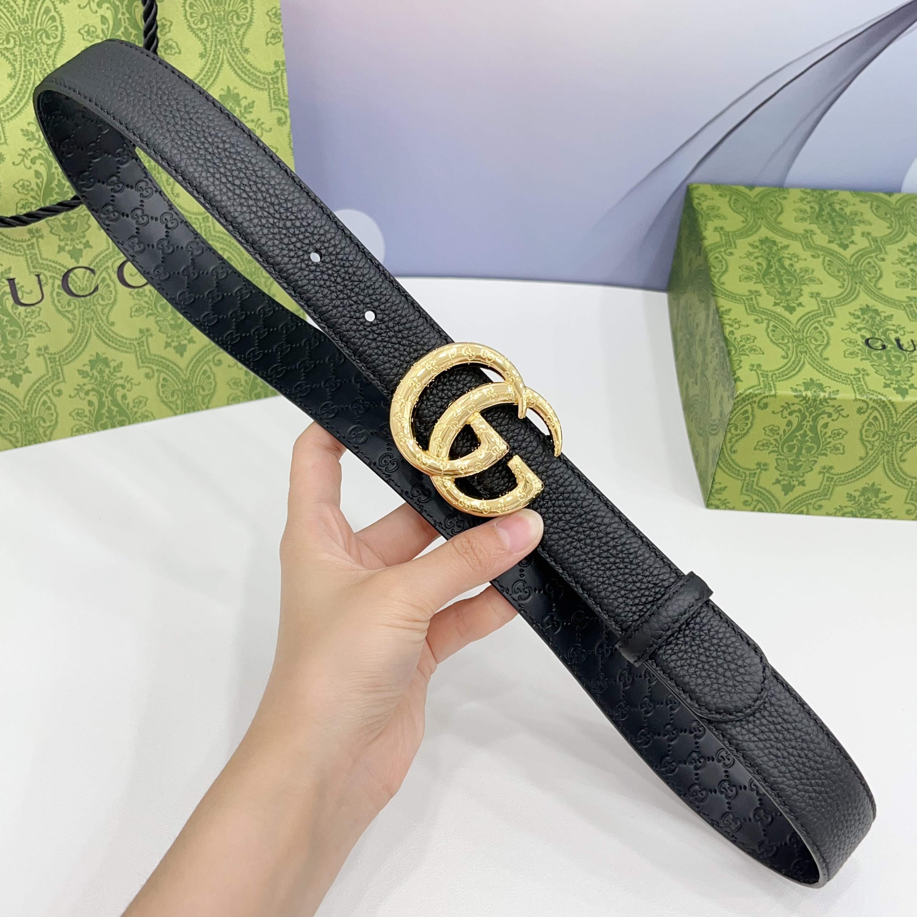 Gucci 3.0新款cc压花铜扣，搭配荔枝纹面，压小花底，时尚百搭，商务休闲！