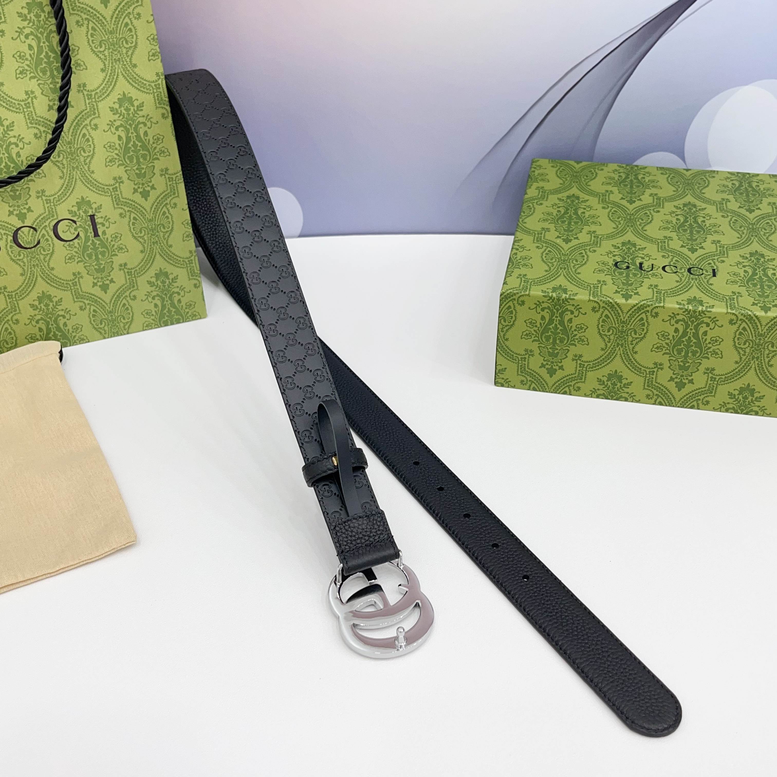 Gucci 3.0新款cc压花铜扣，搭配荔枝纹面，压小花底，时尚百搭，商务休闲！