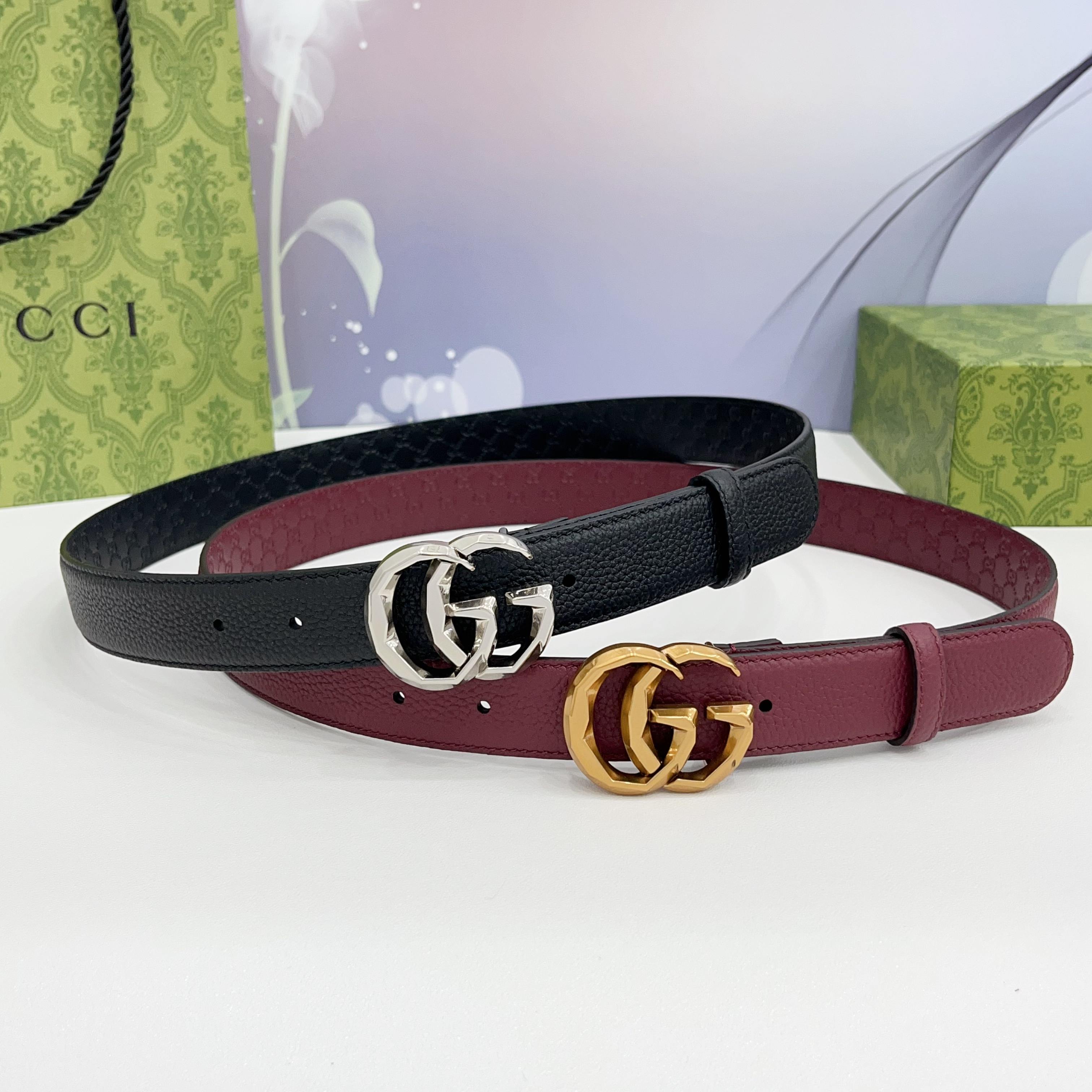 Gucci 3.0新款cc压花铜扣，搭配荔枝纹面，压小花底，时尚百搭，商务休闲！