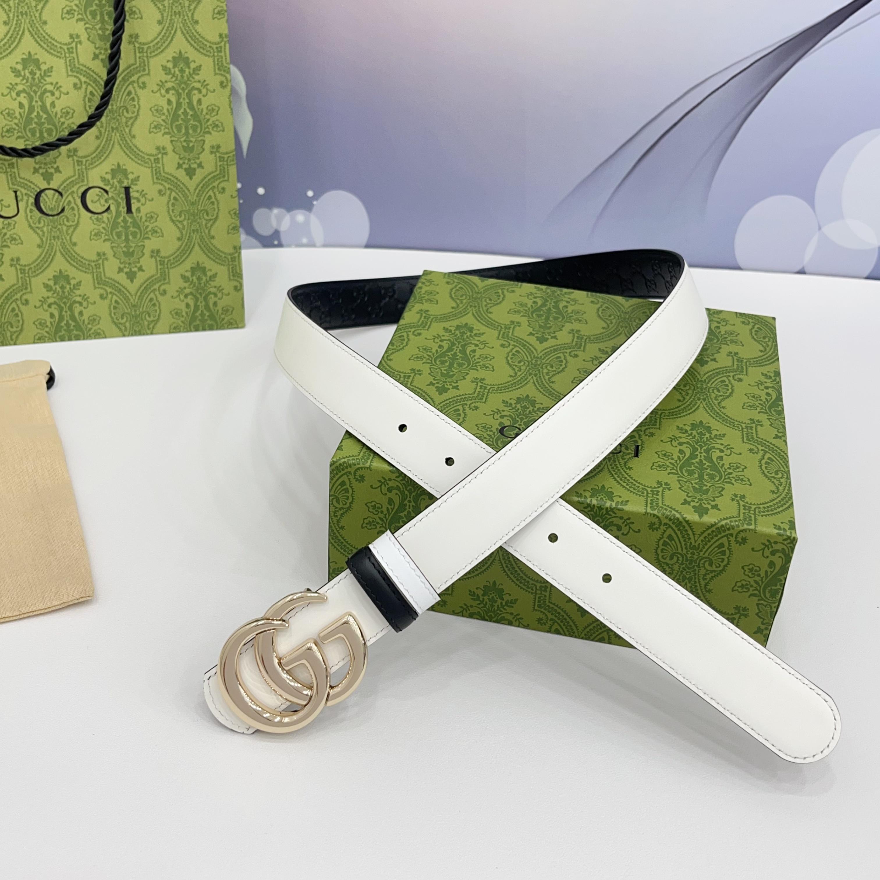 Gucci 3.0cm头层牛皮腰带搭配压花底，经典双C挂扣，时尚百搭！