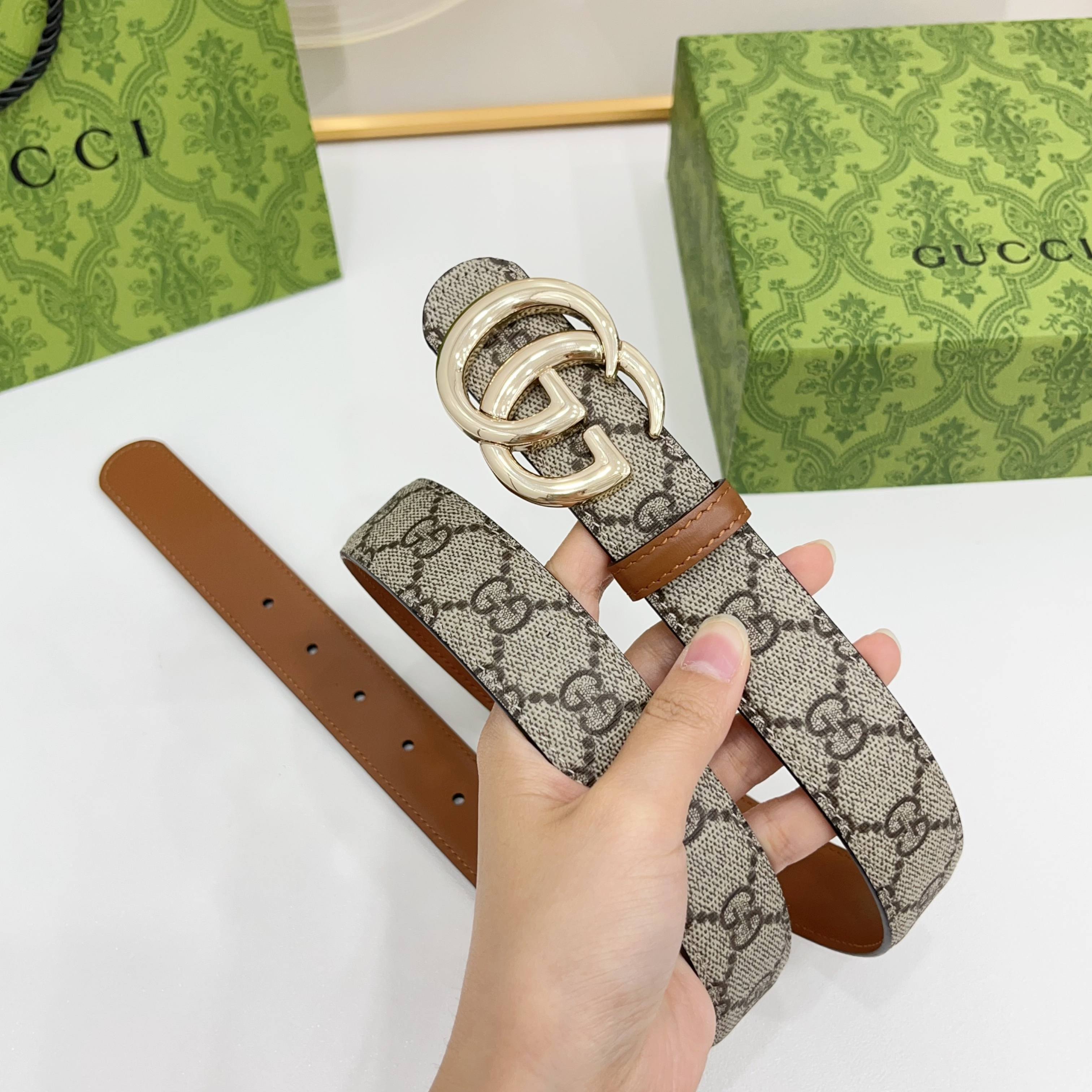 Gucci 3.0cm经典防水布料搭配头层牛皮底，经典双C挂扣，时尚百搭！