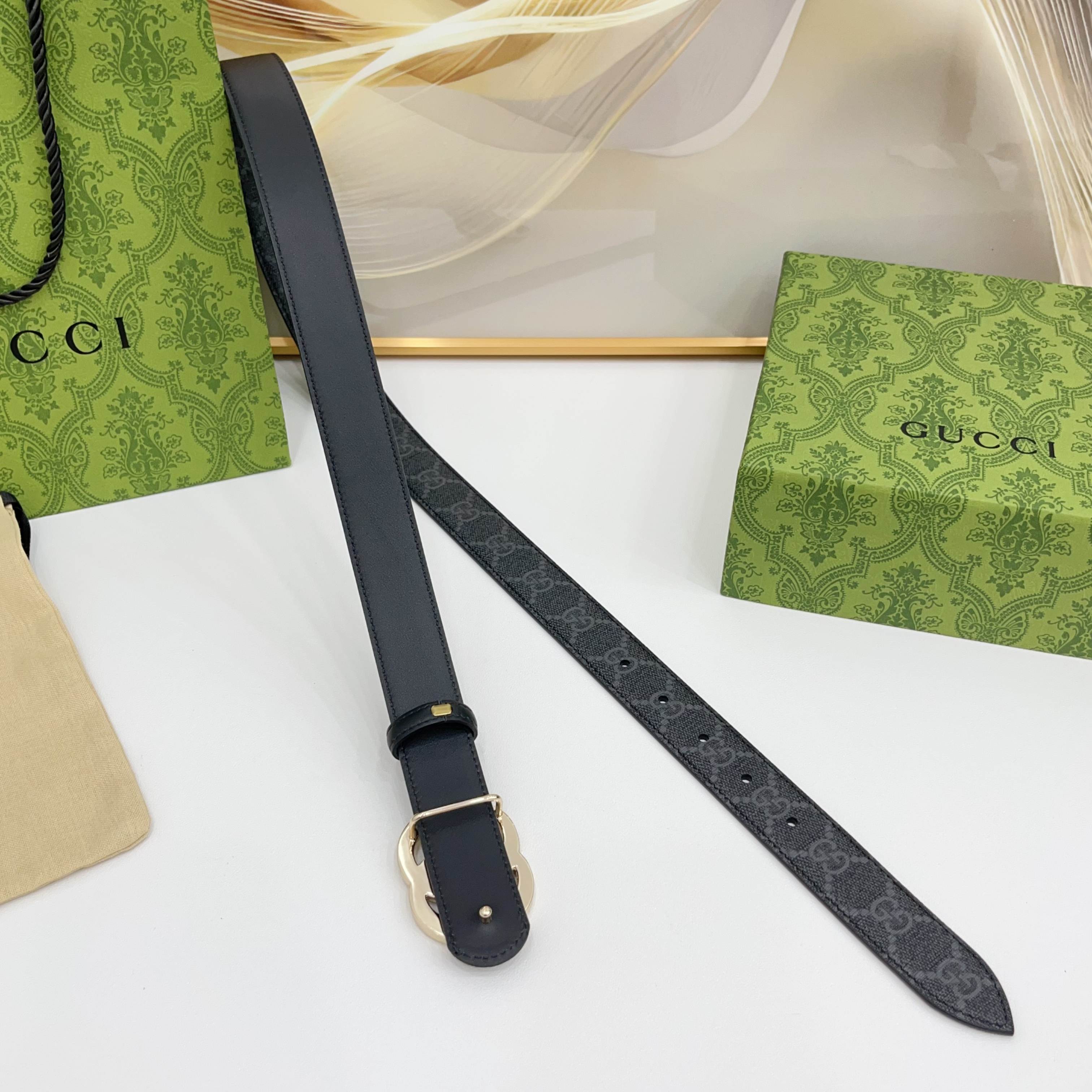 Gucci 3.0cm经典防水布料搭配头层牛皮底，经典双C挂扣，时尚百搭！