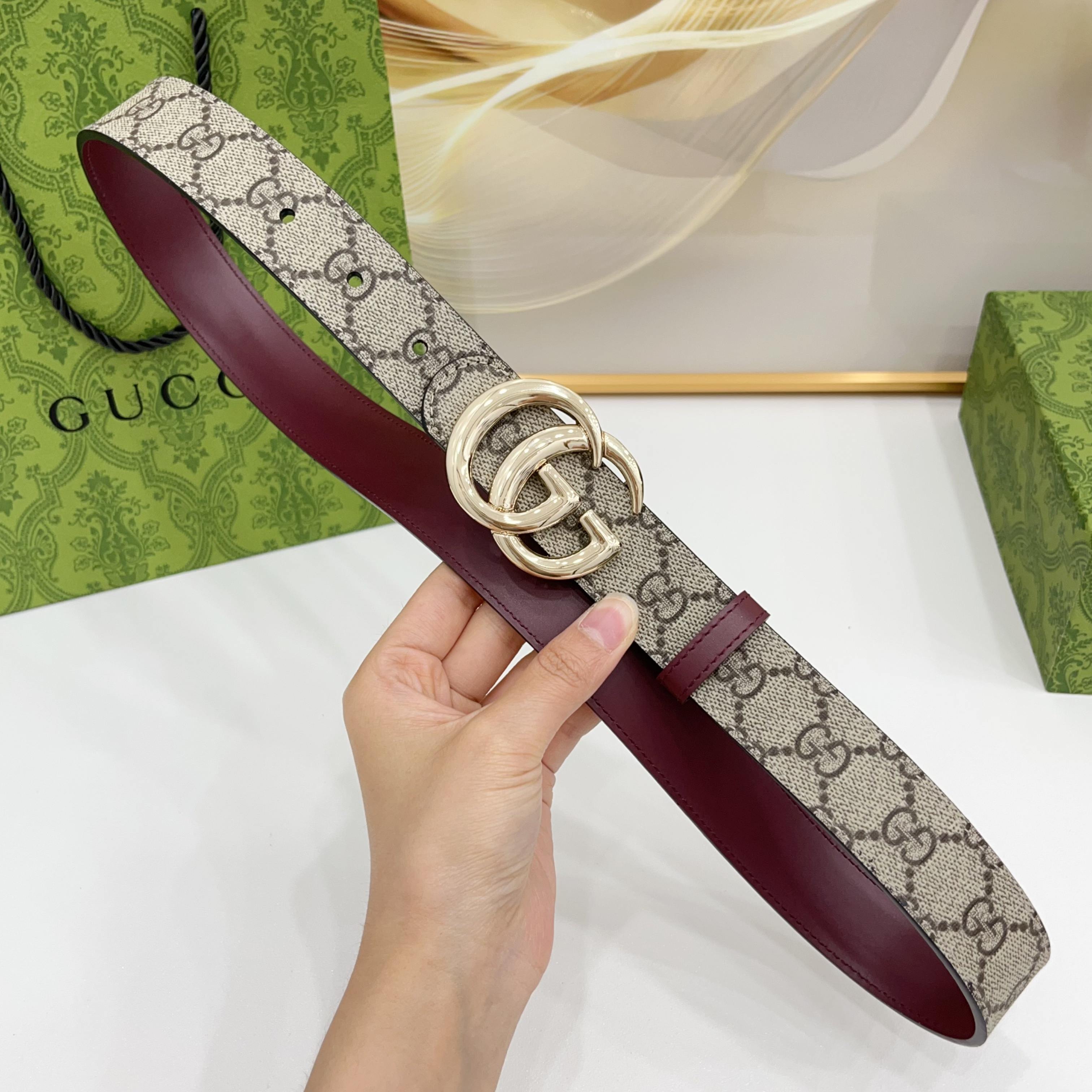 Gucci 3.0cm经典防水布料搭配头层牛皮底，经典双C挂扣，时尚百搭！