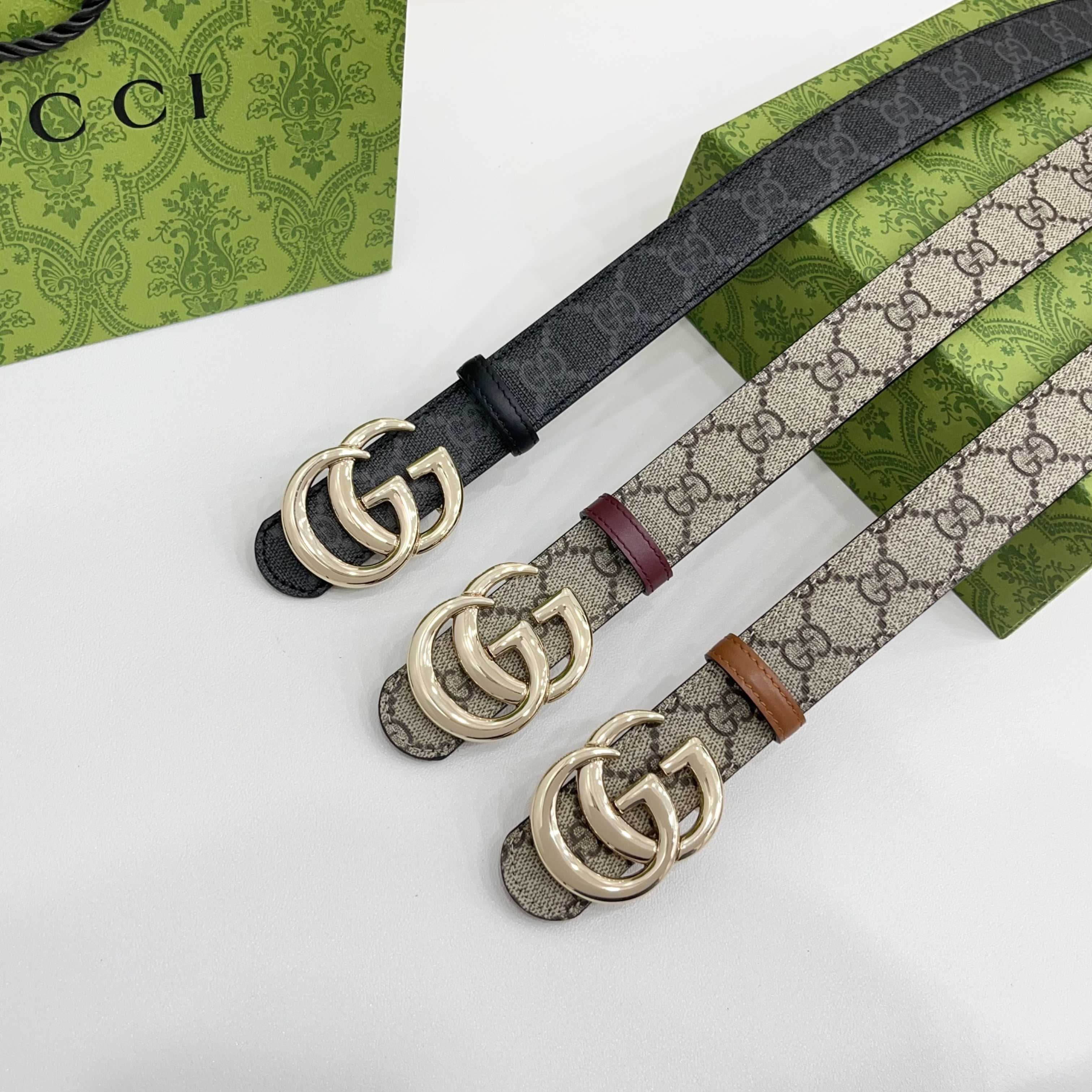 Gucci 3.0cm经典防水布料搭配头层牛皮底，经典双C挂扣，时尚百搭！