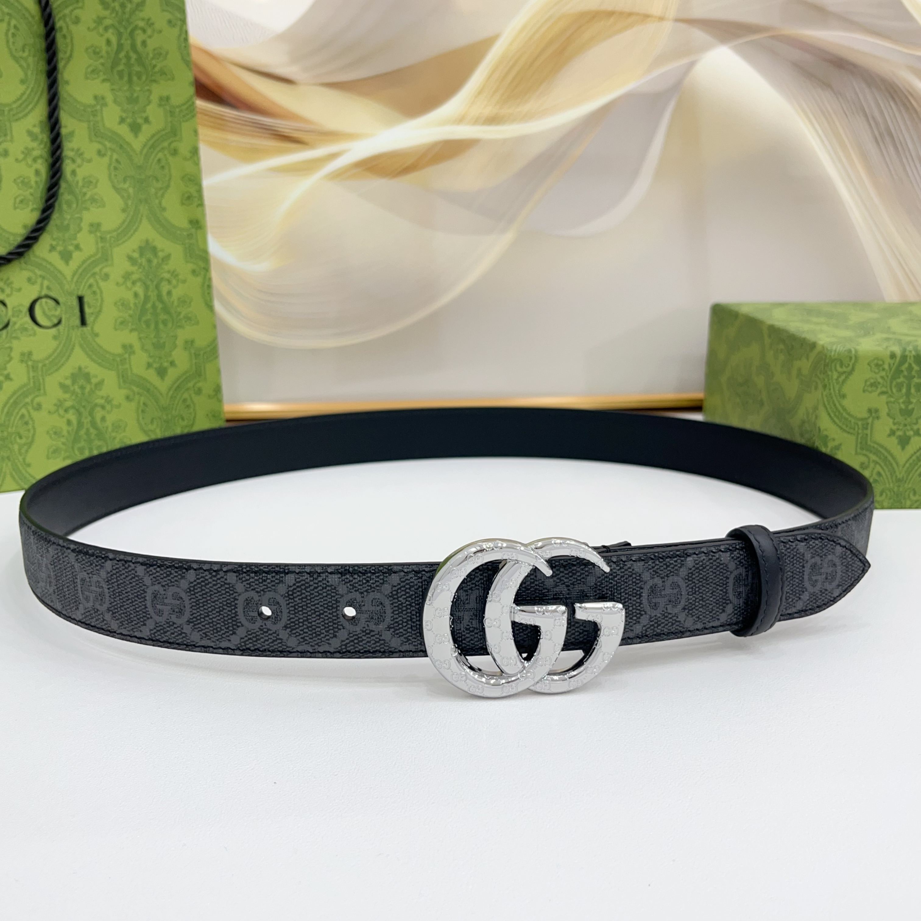 Gucci 3.0新款cc压花铜扣，经典防水布料配头层牛皮底，时尚百搭，商务休闲！